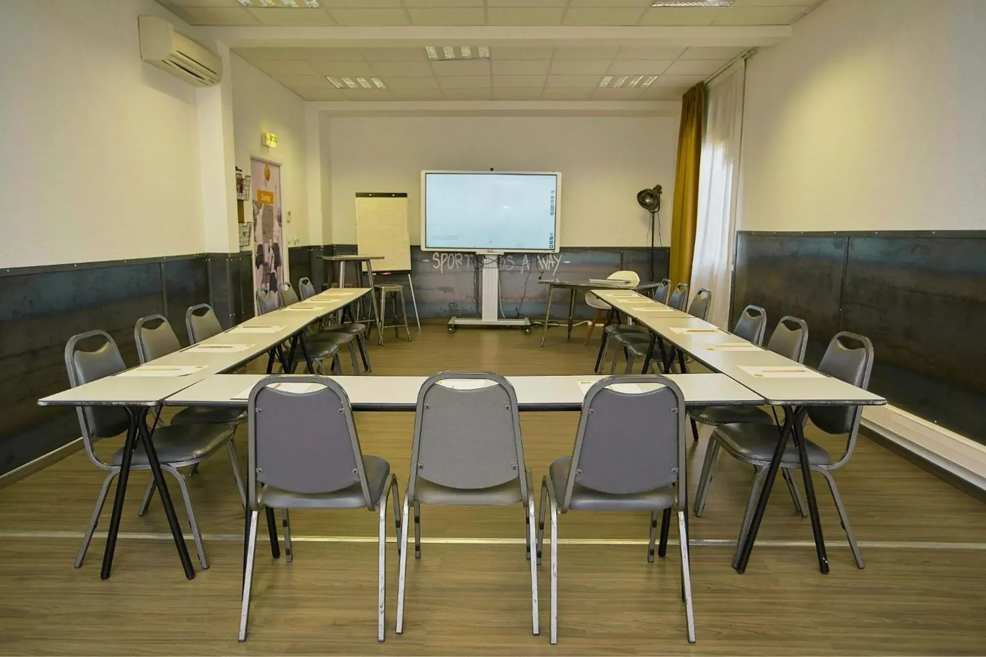 Meeting/conference room in Sporting House Hôtel