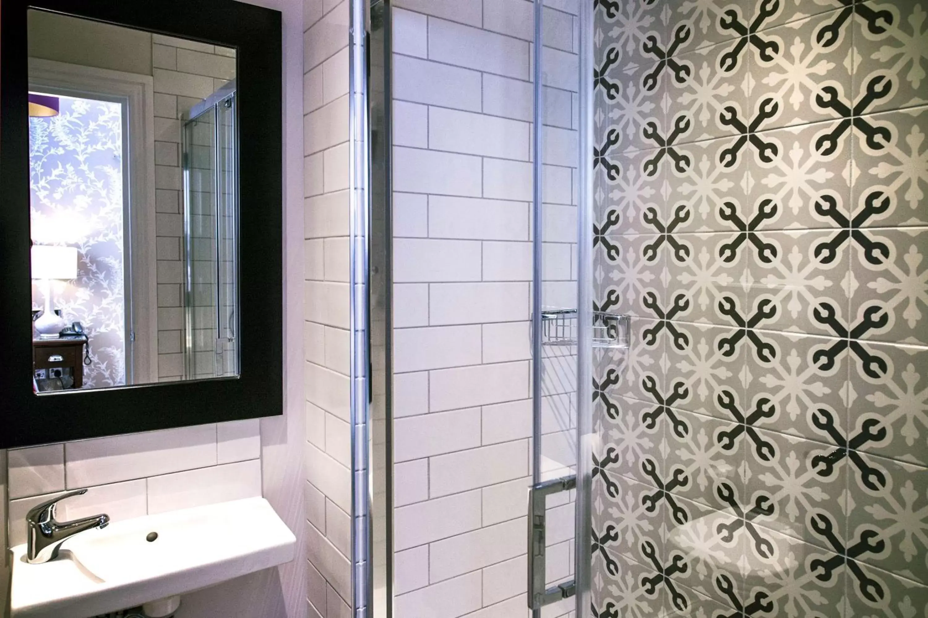 Bathroom in DoubleTree by Hilton Cheltenham