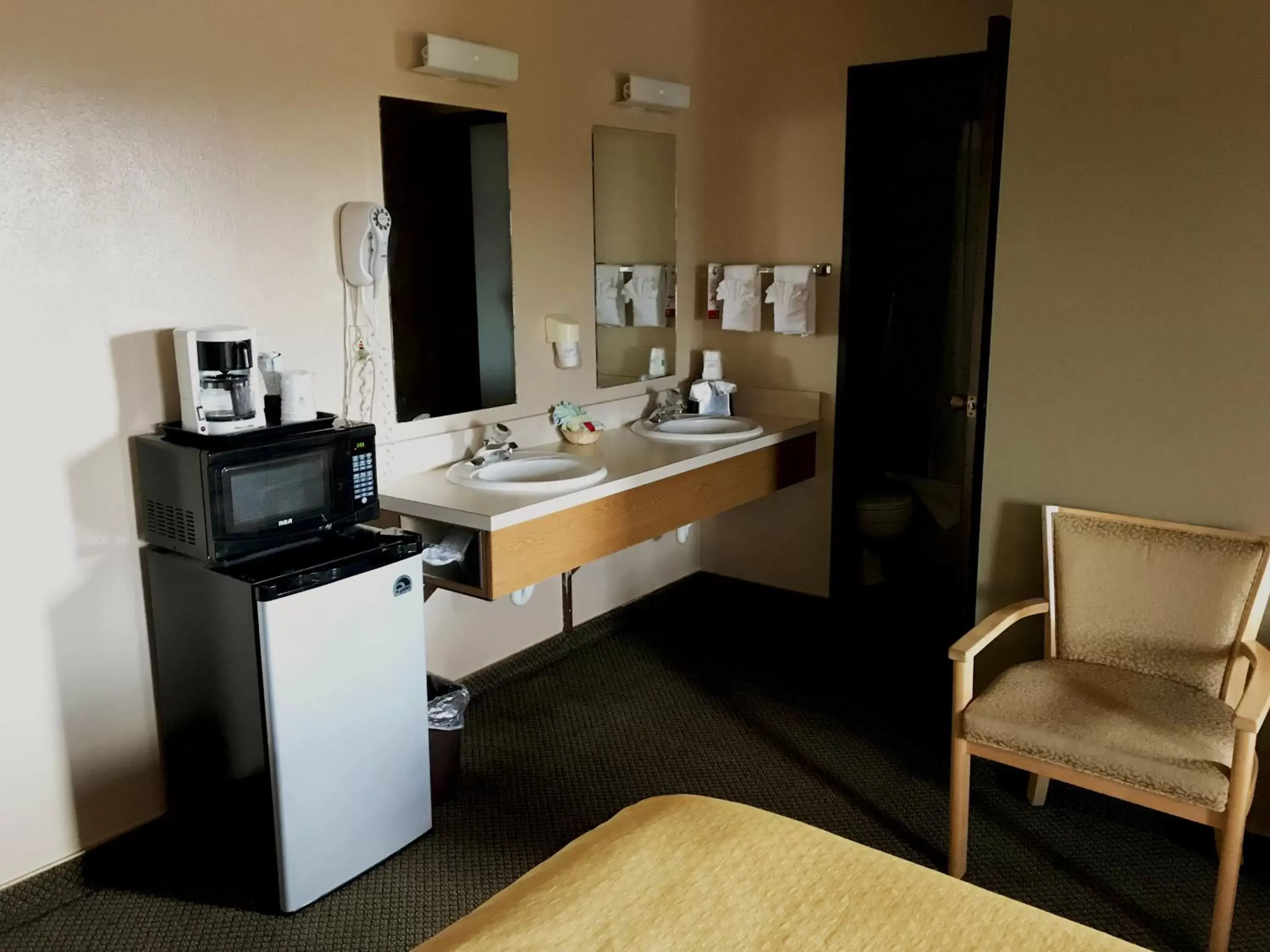 Bathroom in Super 8 by Wyndham Moscow - Pullman