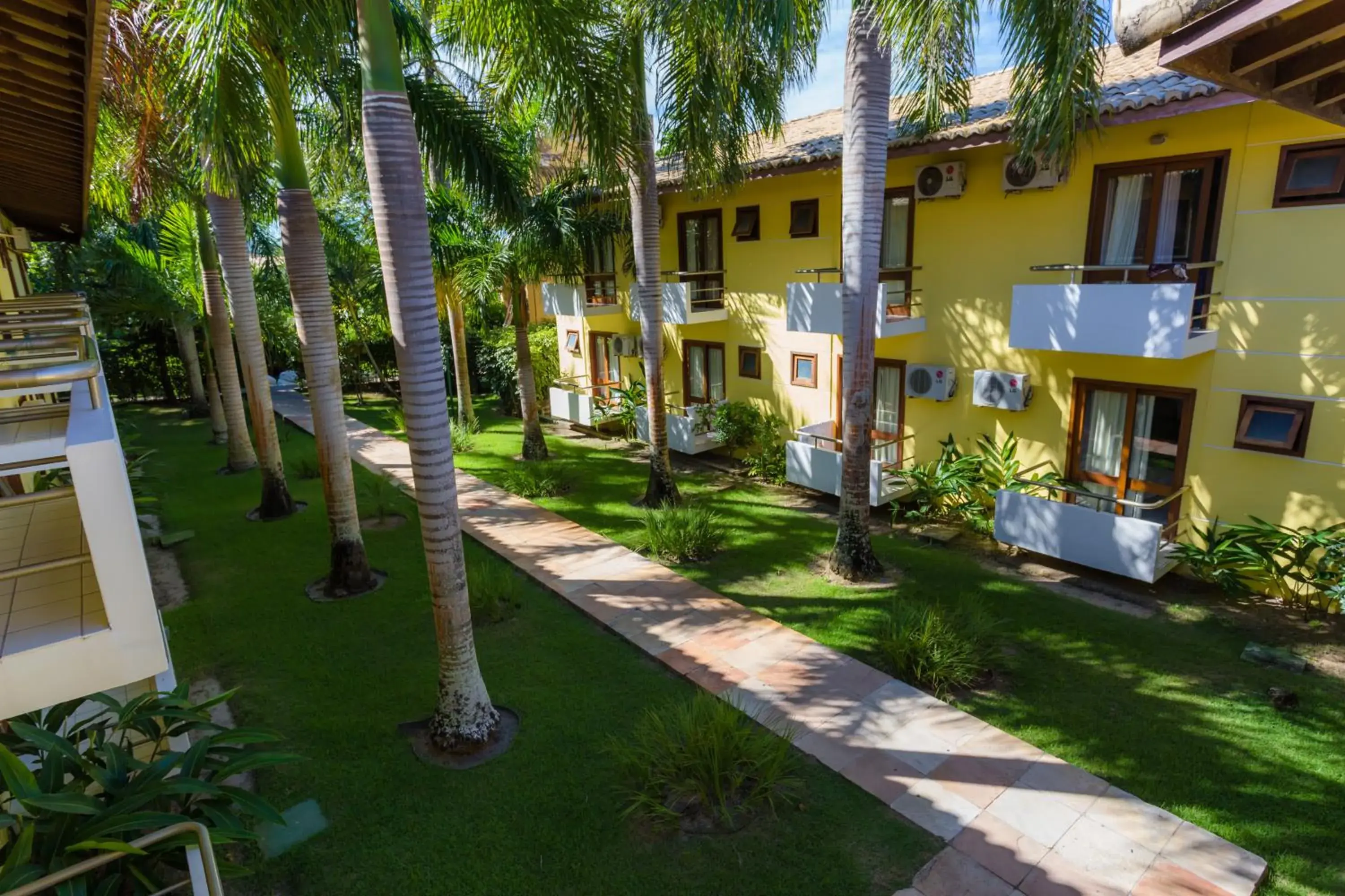 Garden, Property Building in Sunshine Praia Hotel