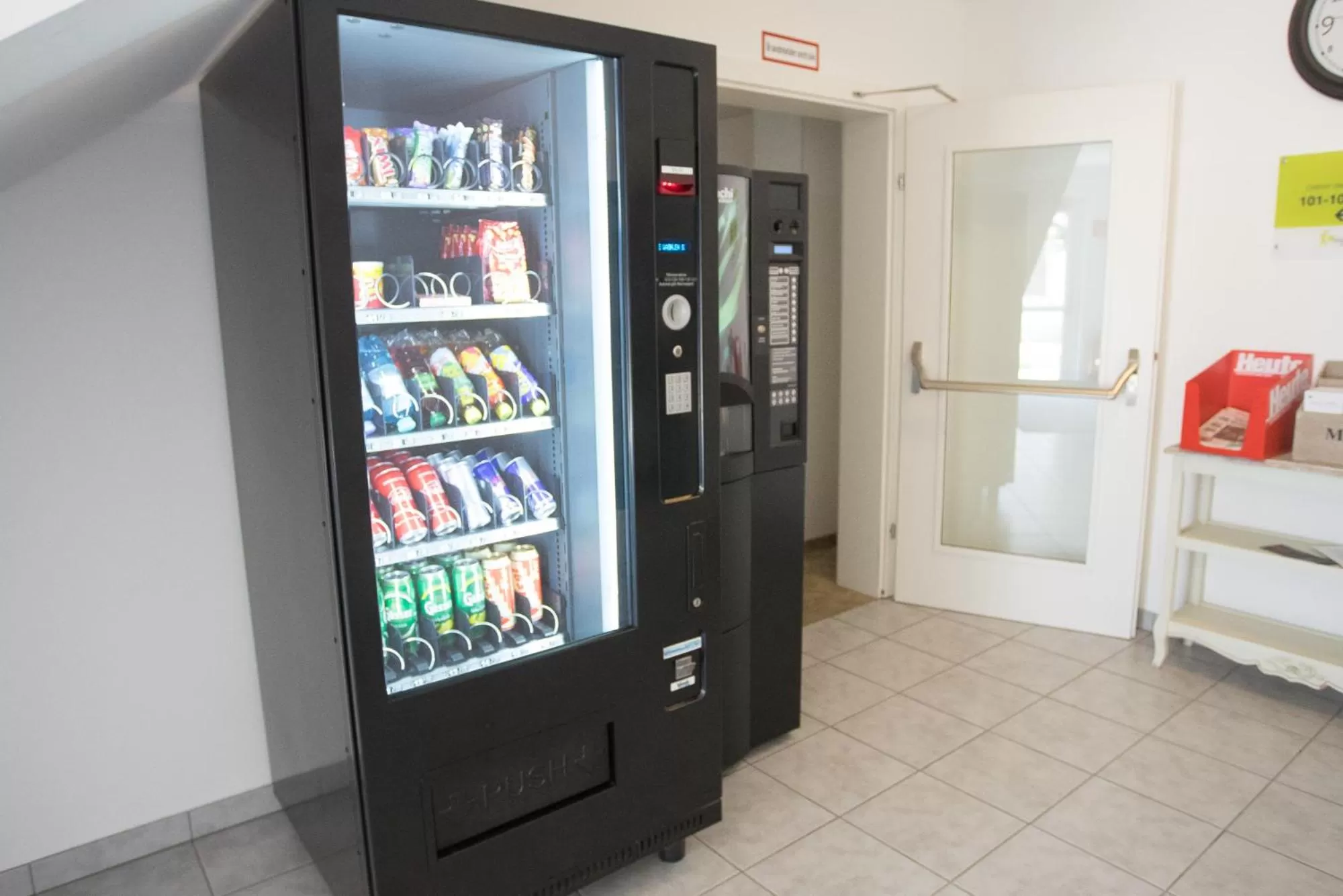 vending machine in motel22 Parkplatz inklusive