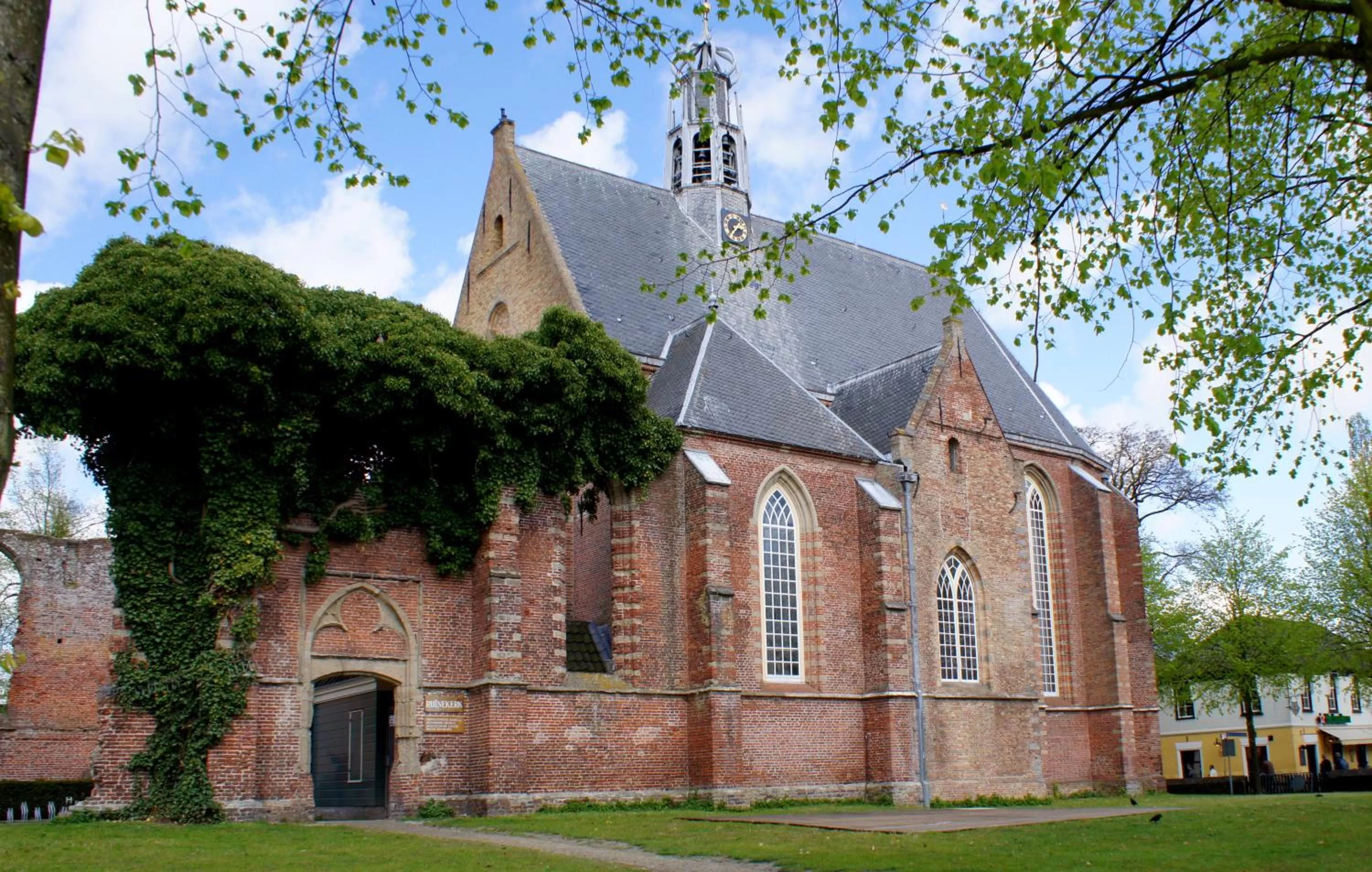 Property building in "Karel de Grote" Bergen