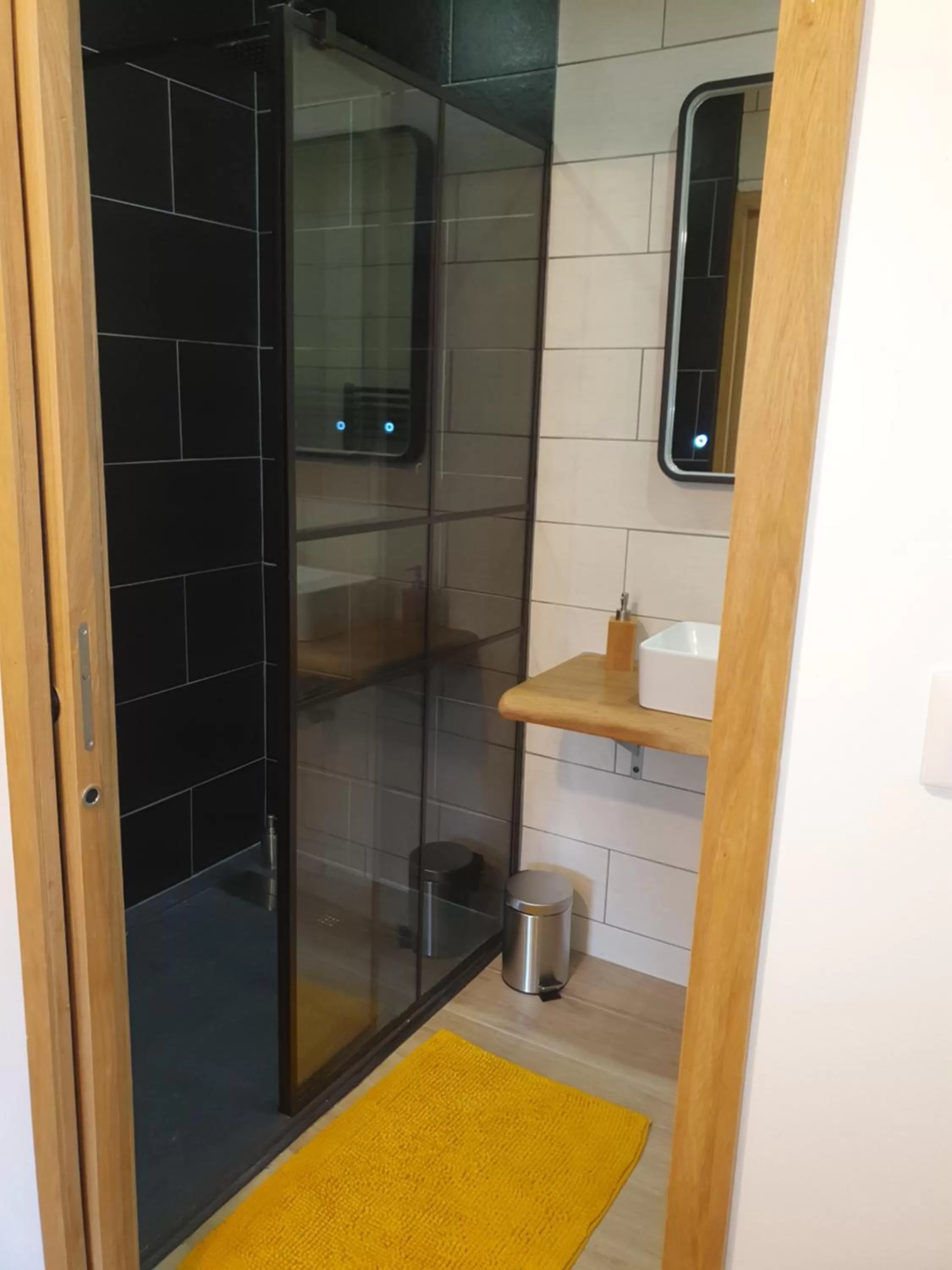 Shower, Bathroom in Chalet les Myrtilles