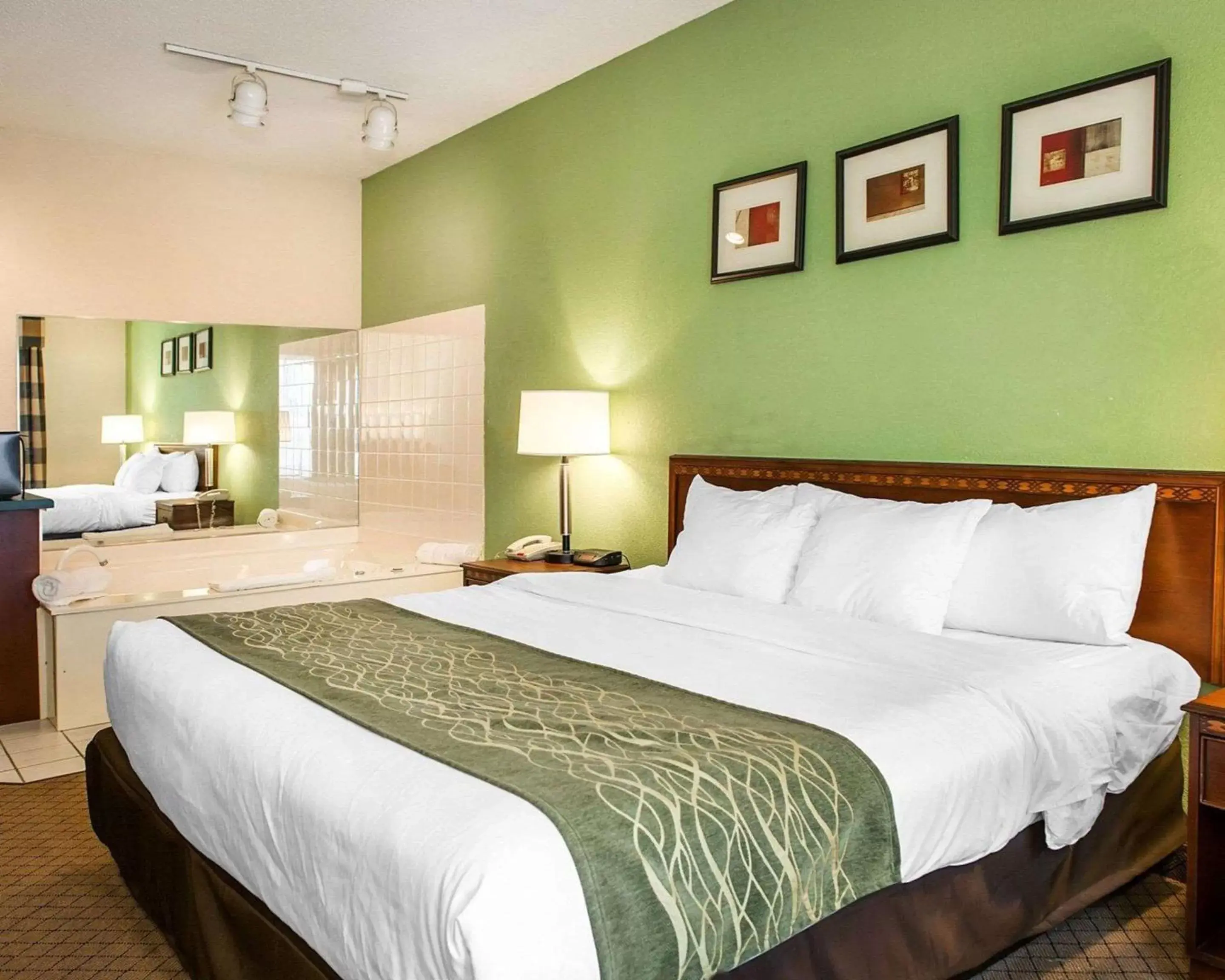 Bed in Comfort Inn Goshen Bed in Comfort Inn Goshen