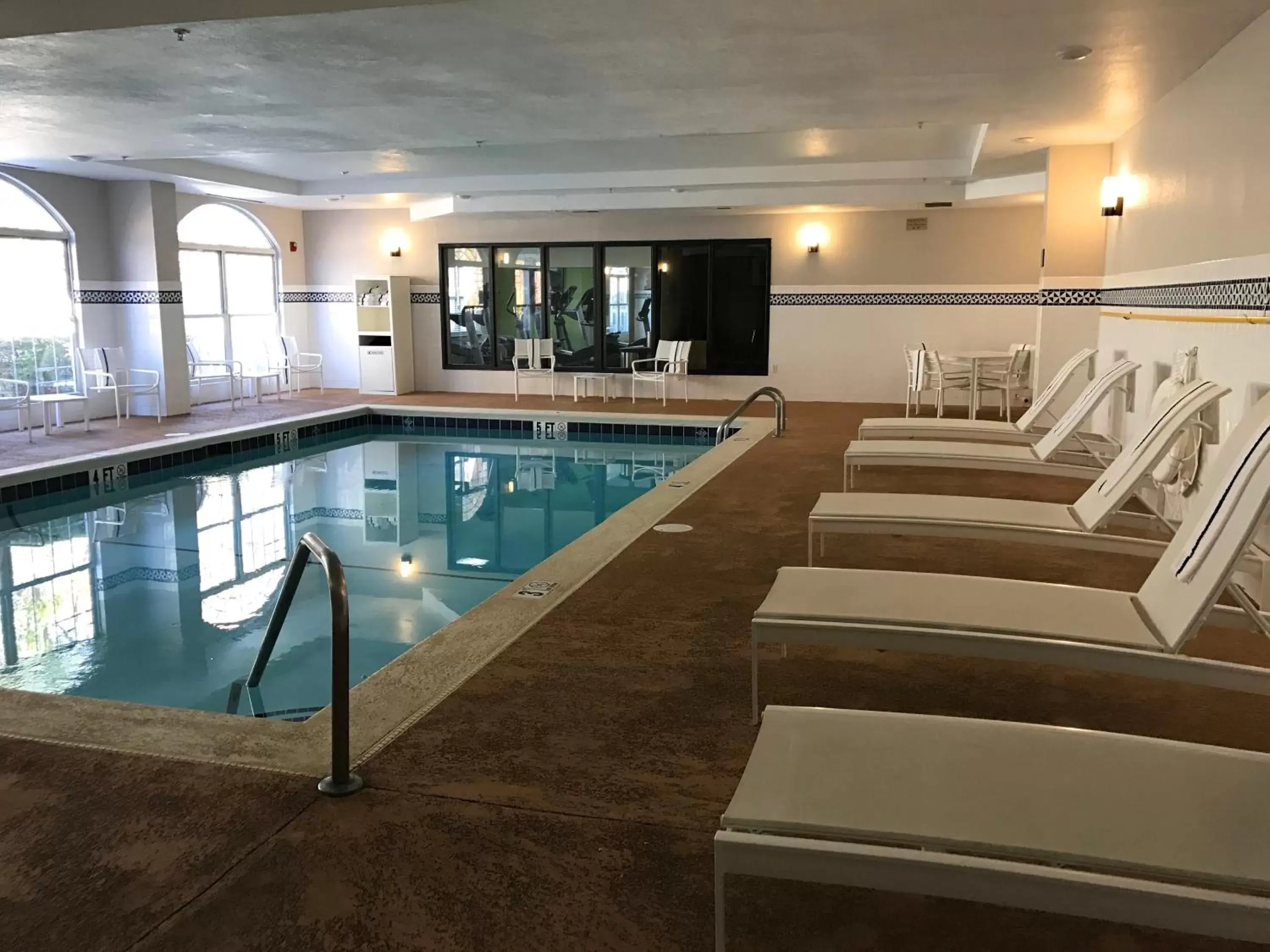Swimming Pool in Country Inn & Suites by Radisson, Dalton, GA