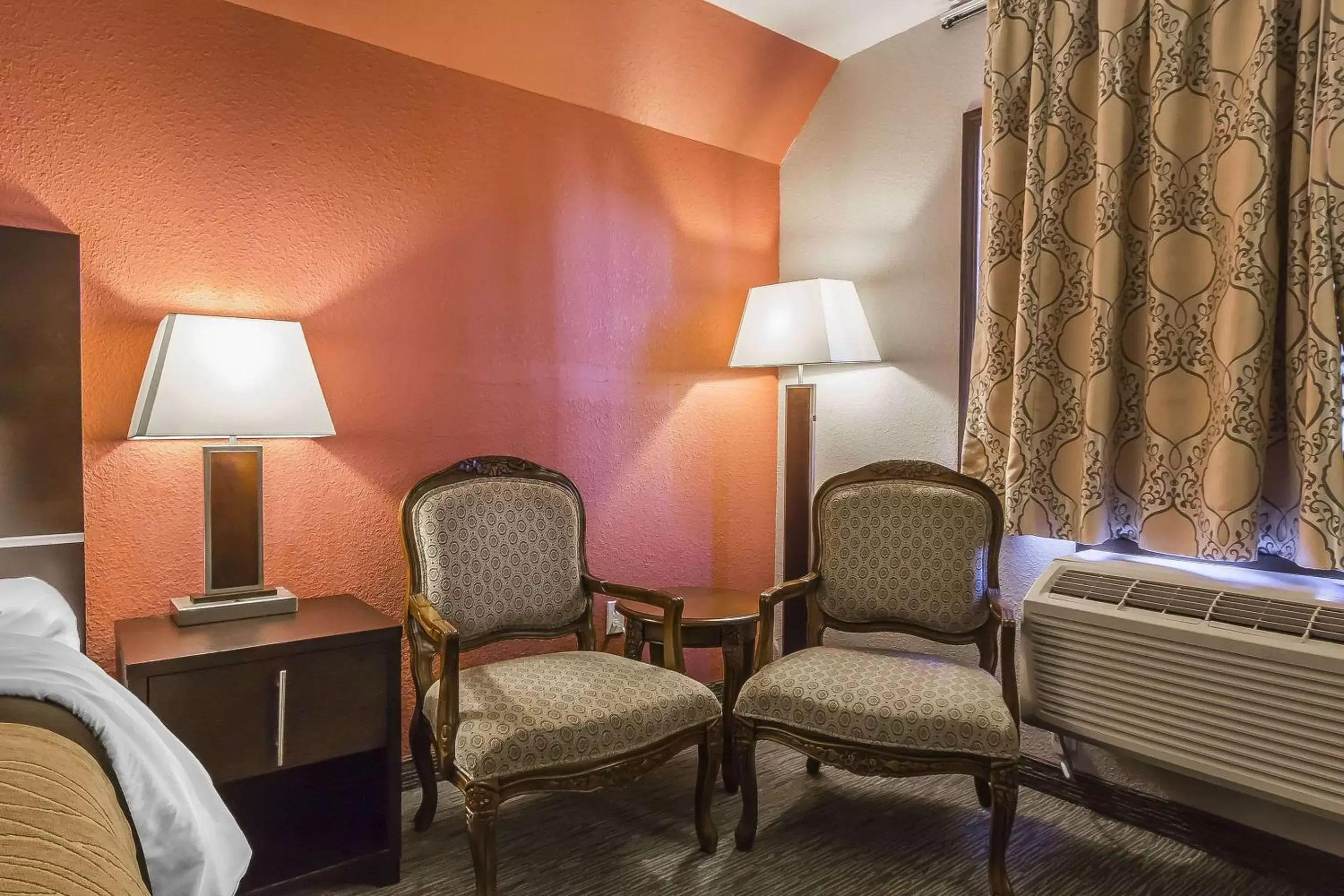 Photo of the whole room, Seating Area in Comfort Inn & Suites Yorkton