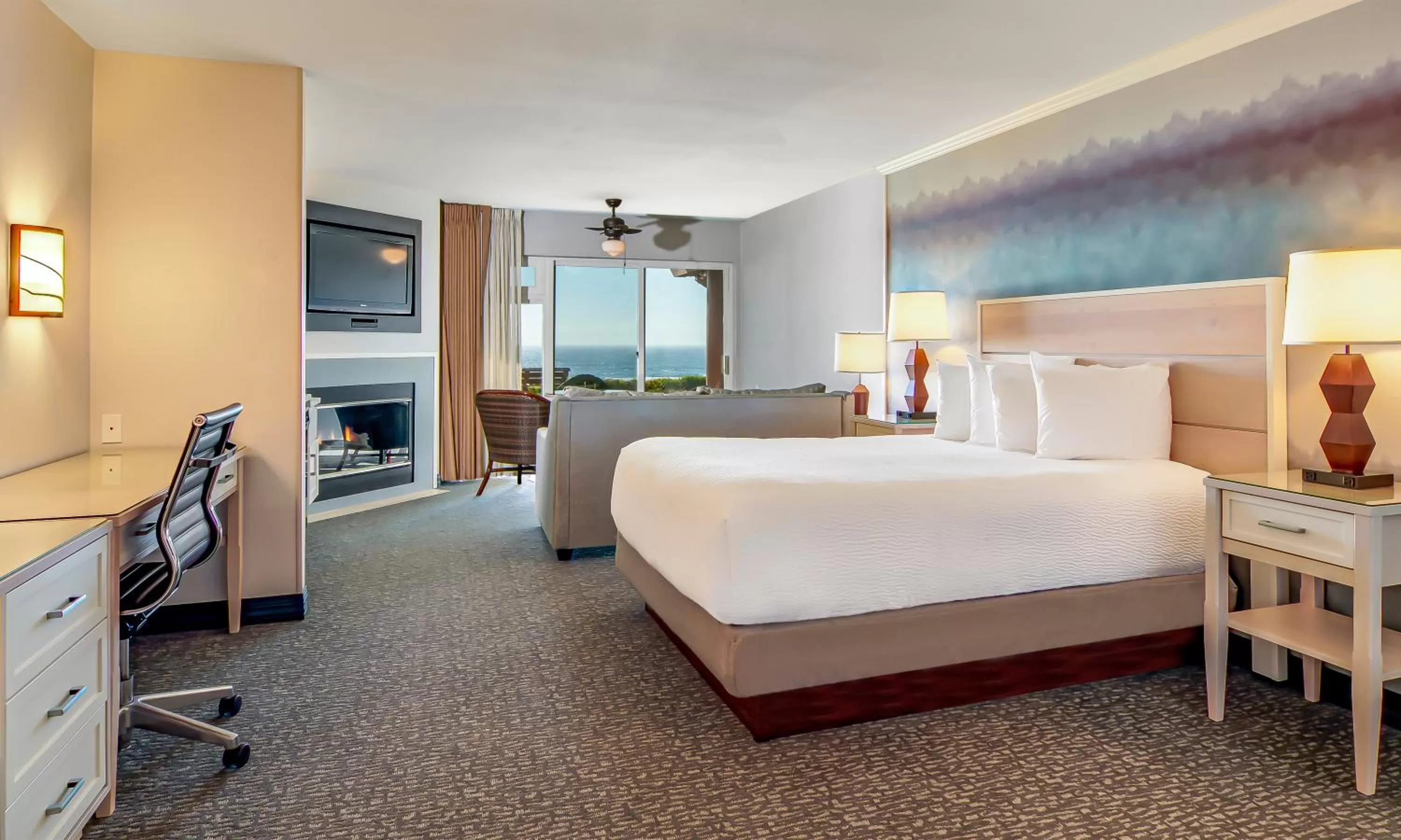 Photo of the whole room, Bed in Hallmark Resort - Newport