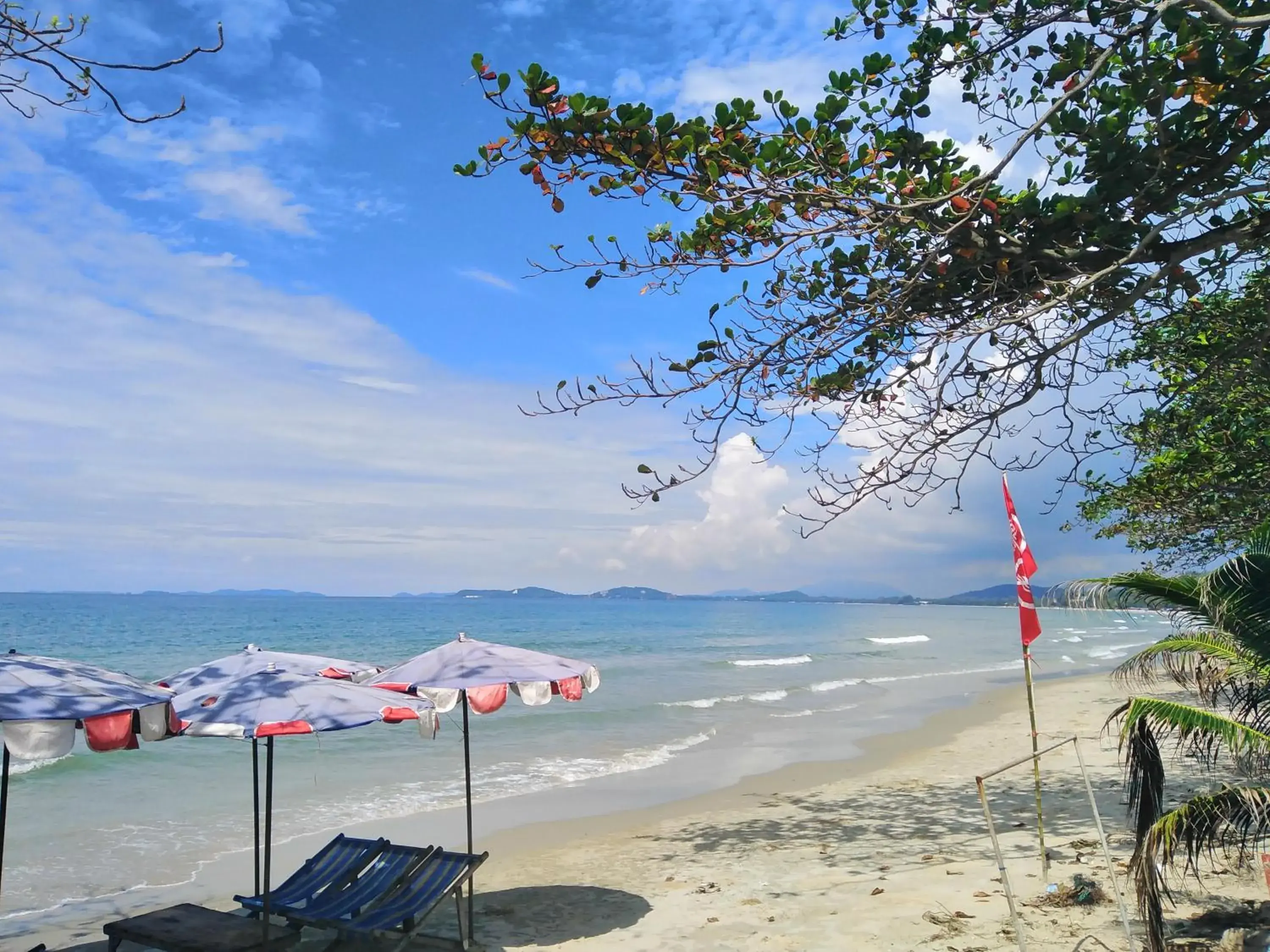 Beach in Pimpimarn Beach Hotel