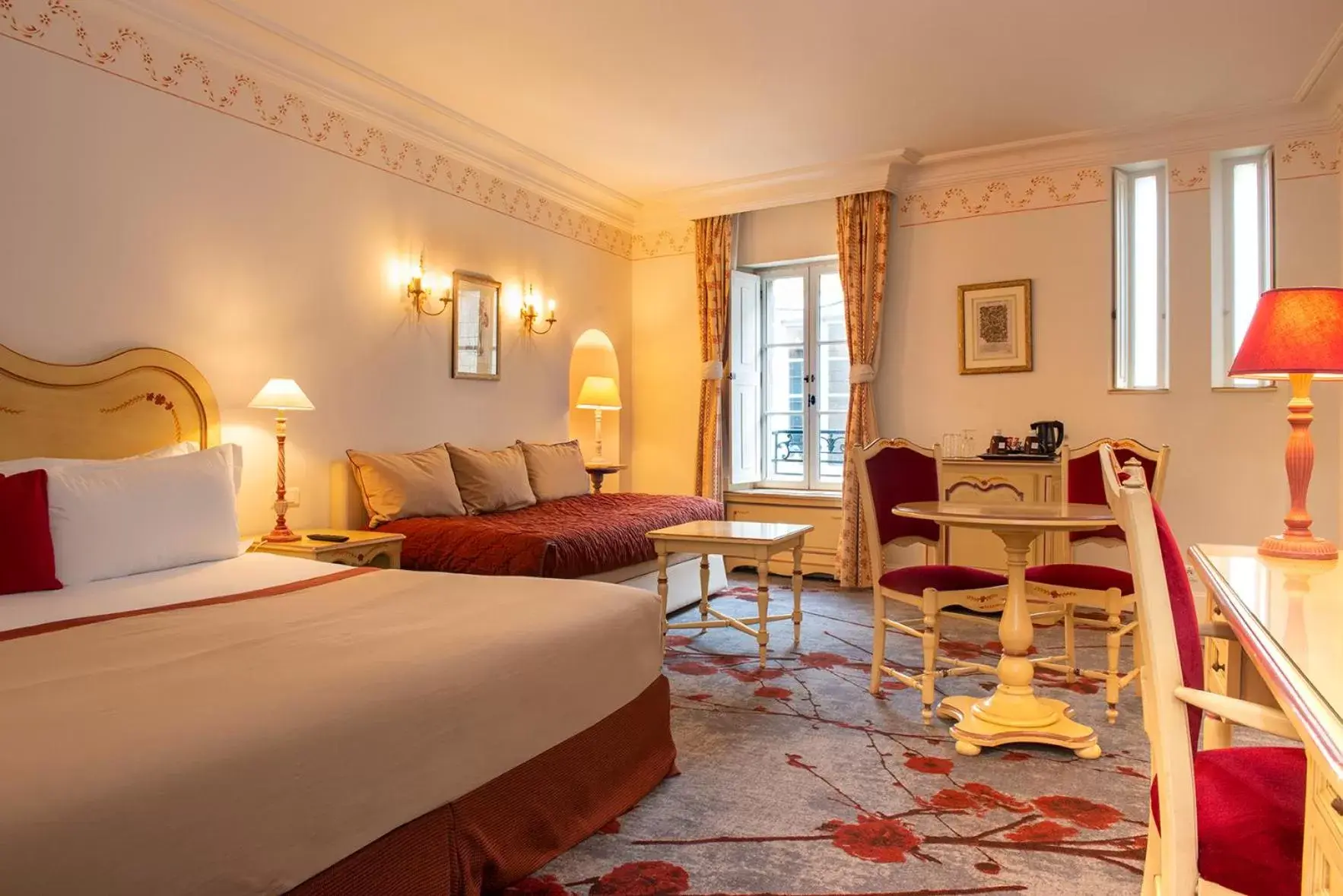 Photo of the whole room in Hotel de la Cité & Spa MGallery