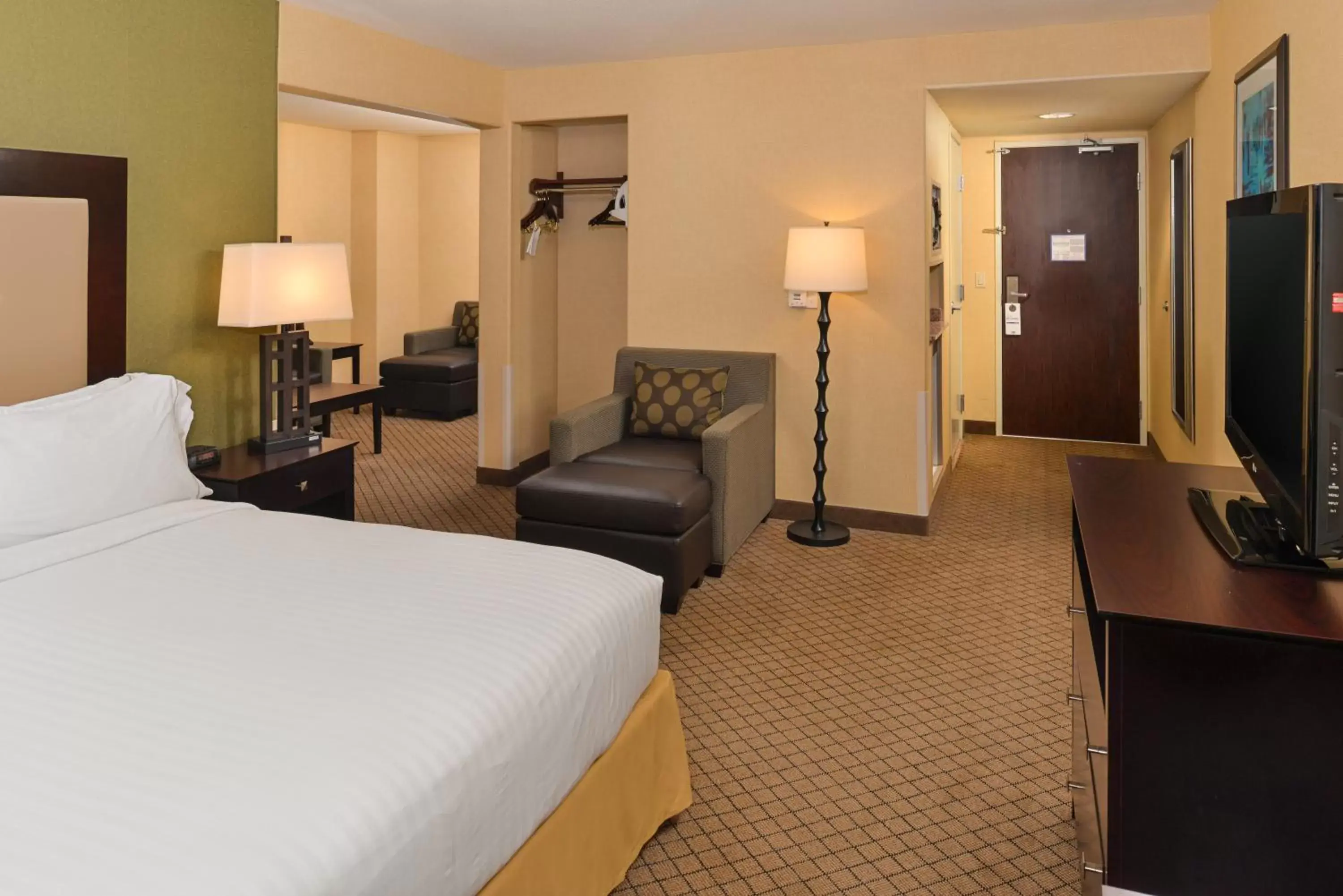 Photo of the whole room in Holiday Inn Express Woodland, an IHG Hotel