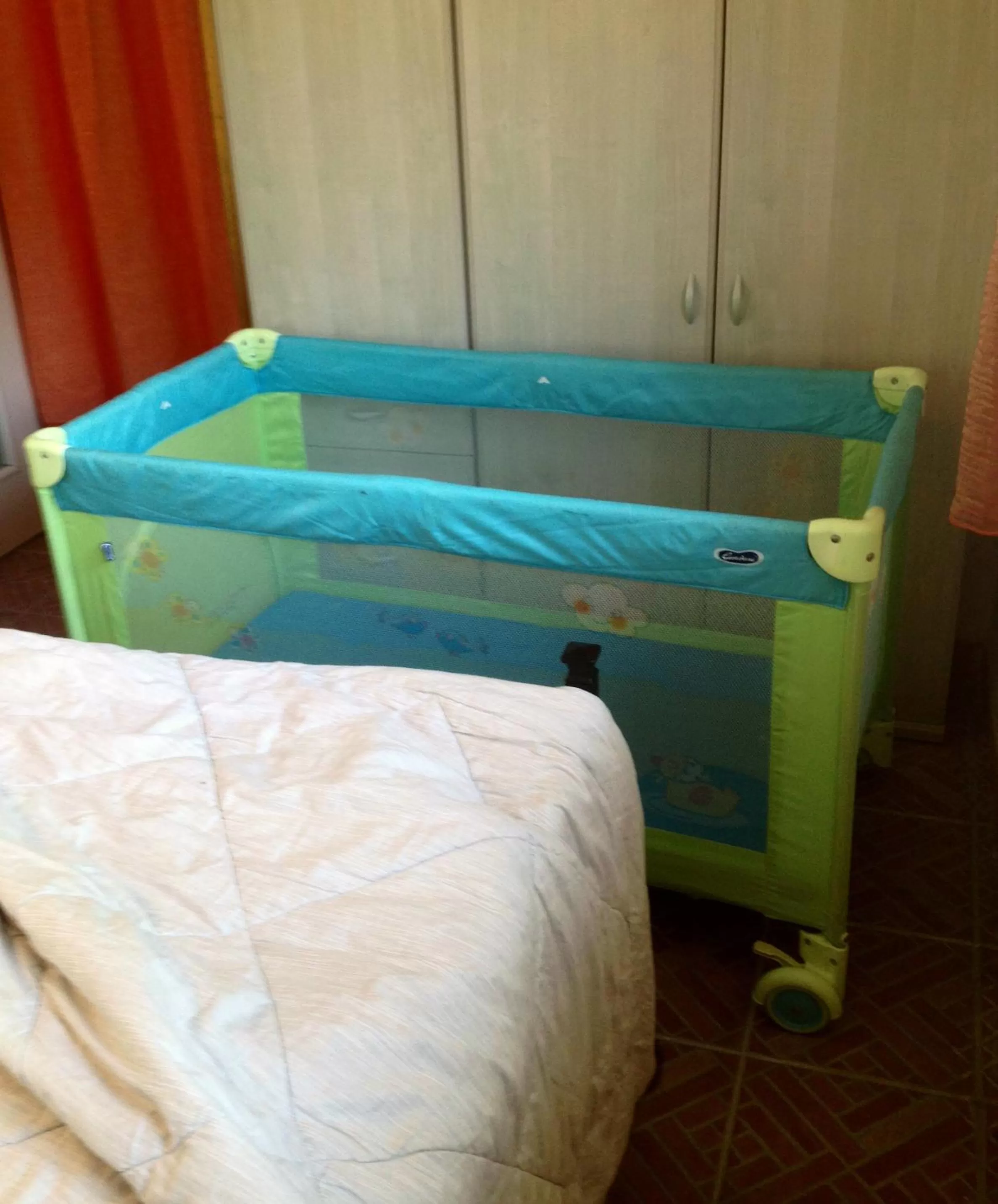 cot, Bed in Su da noi