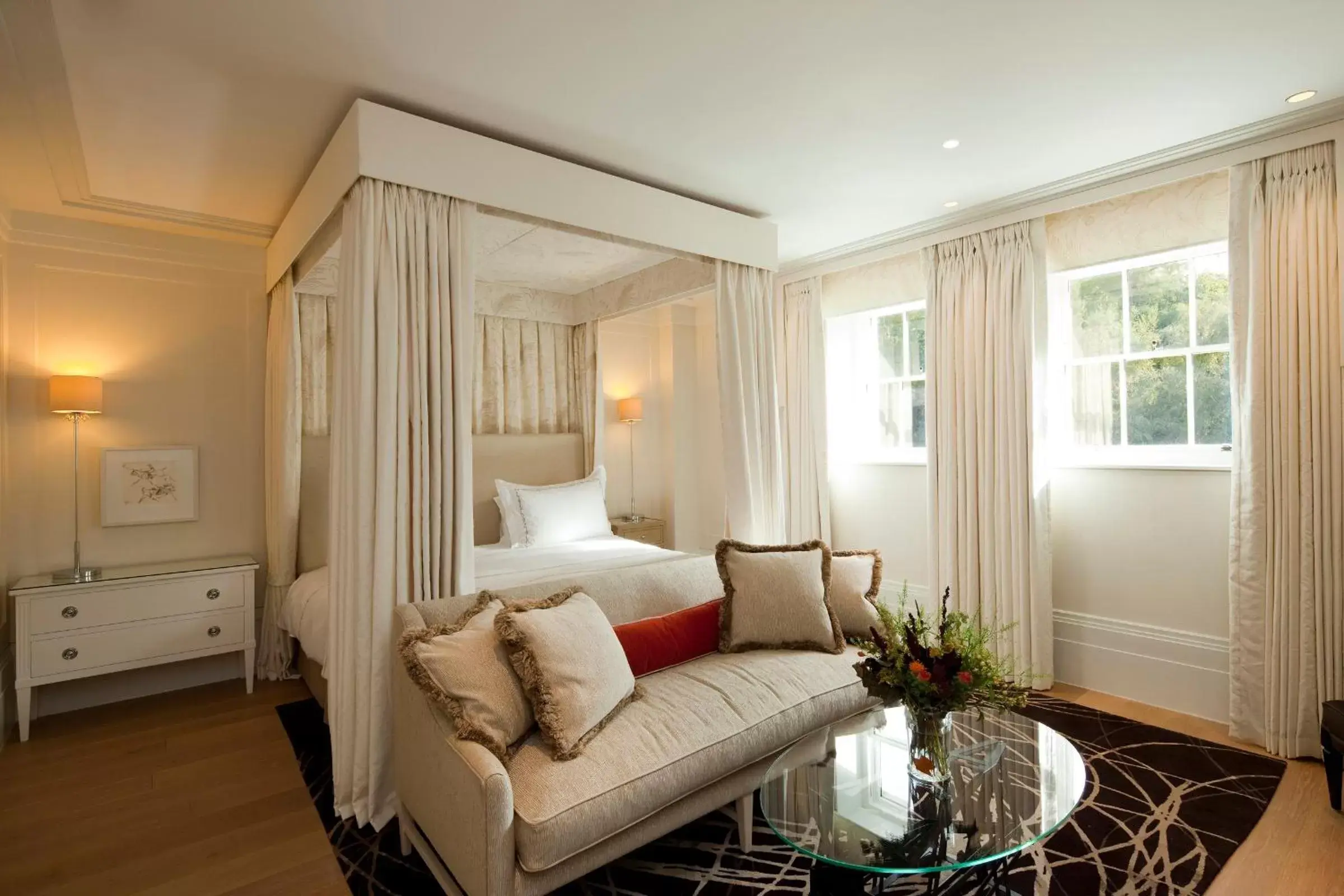 Bed, Seating Area in Coworth Park - Dorchester Collection