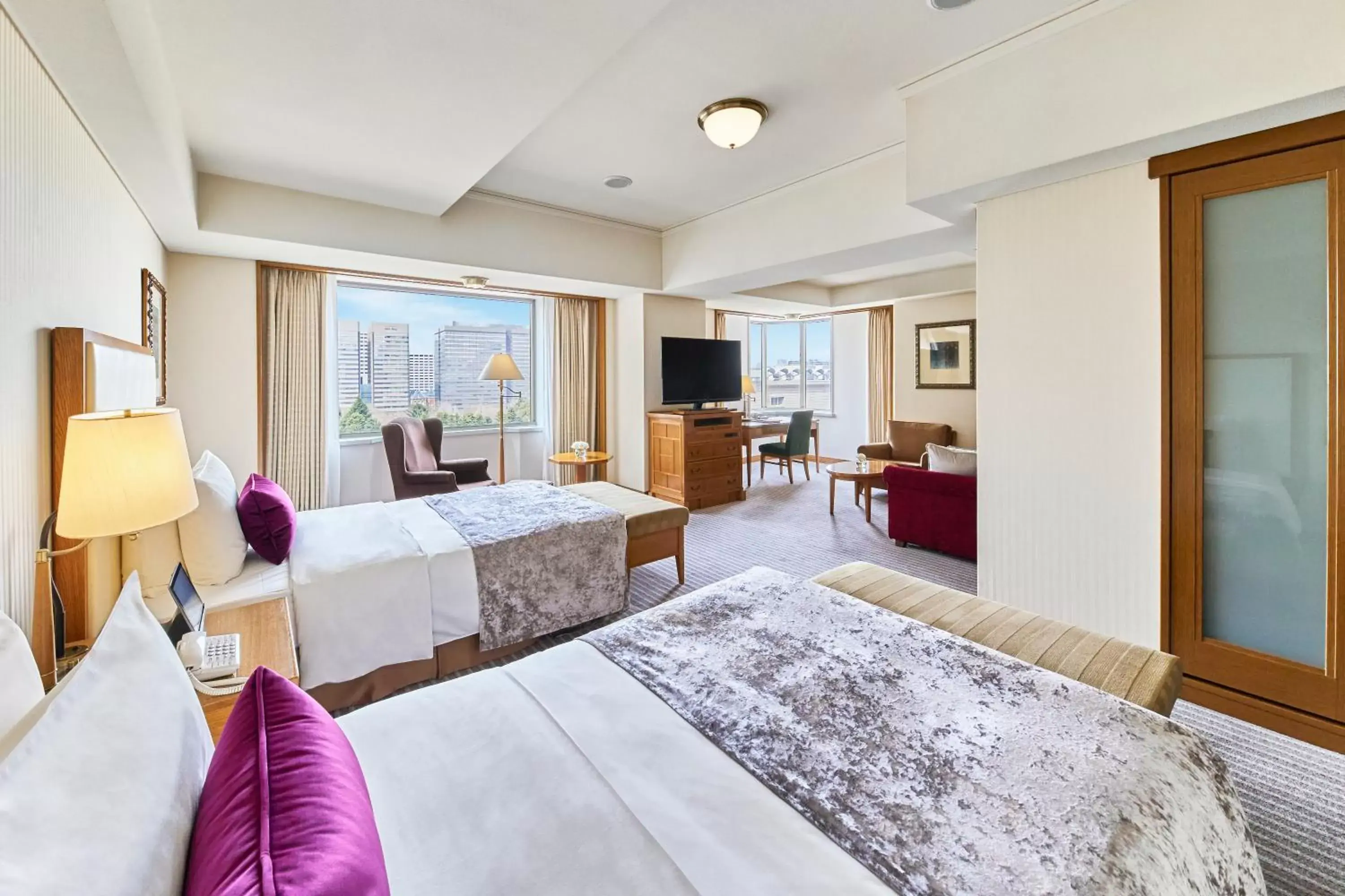 Photo of the whole room, Bed in Imperial Hotel Tokyo Photo of the whole room, Bed in Imperial Hotel Tokyo