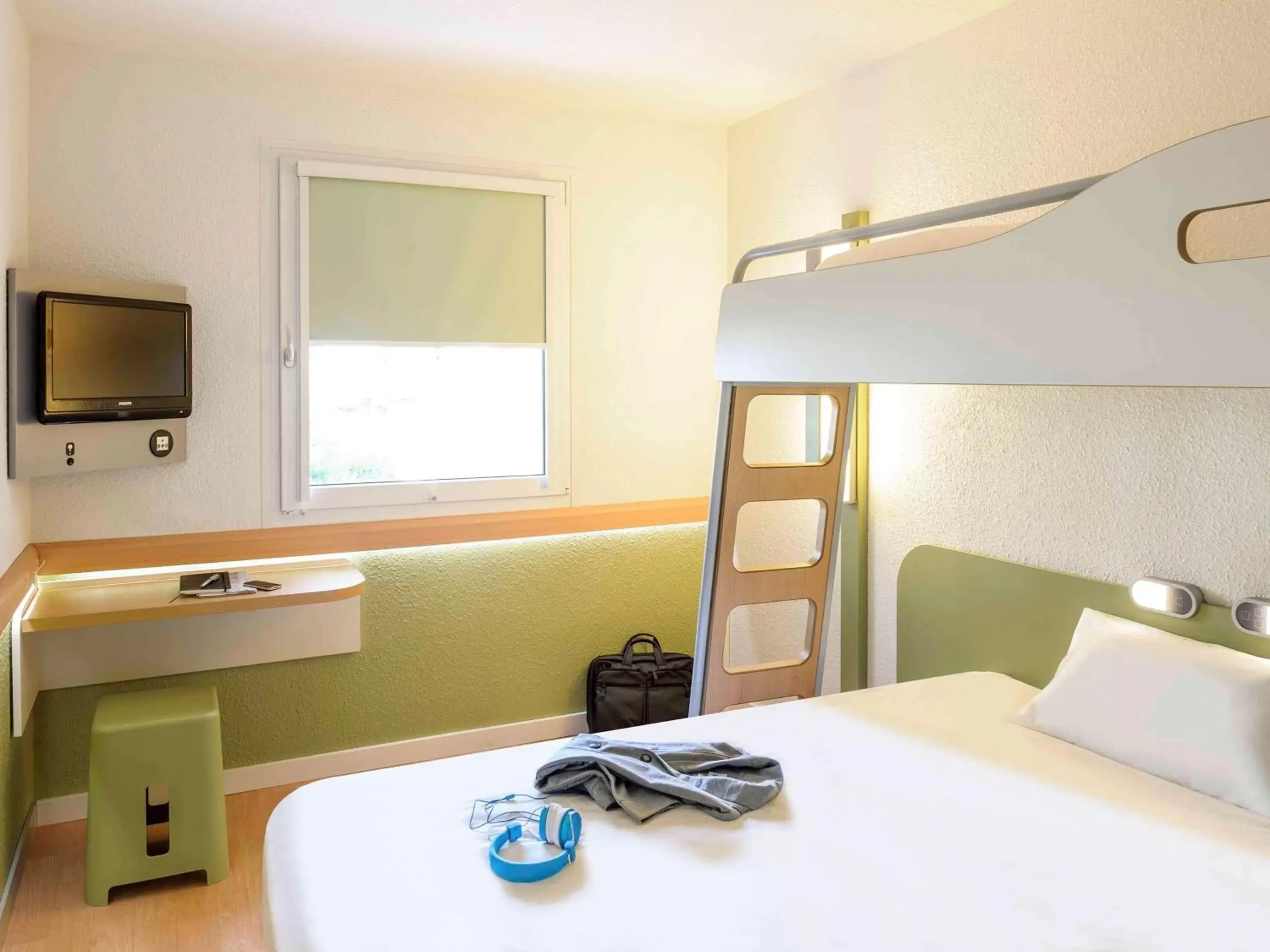 Standard Room with One Double and One Bunk Bed in ibis budget Bordeaux Lac