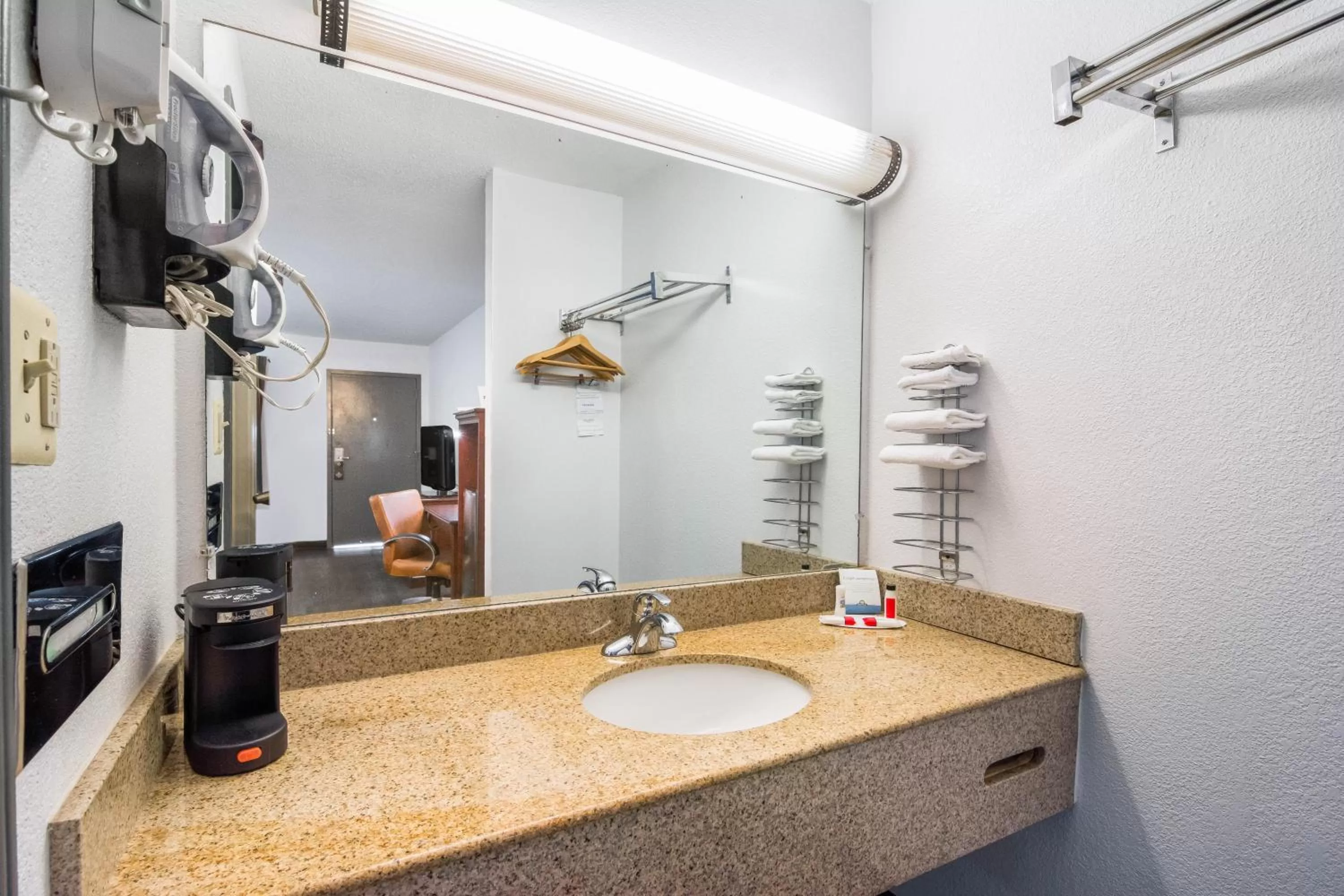 Days Inn by Wyndham Raleigh Glenwood-Crabtree