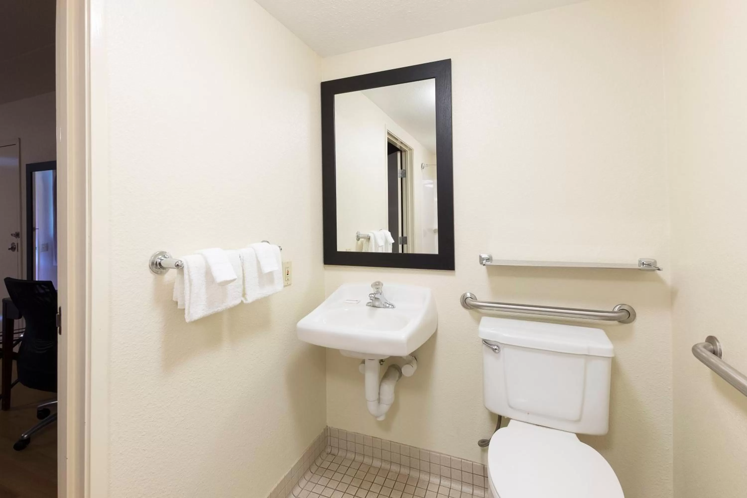 Bathroom in Red Roof Inn PLUS+ West Springfield