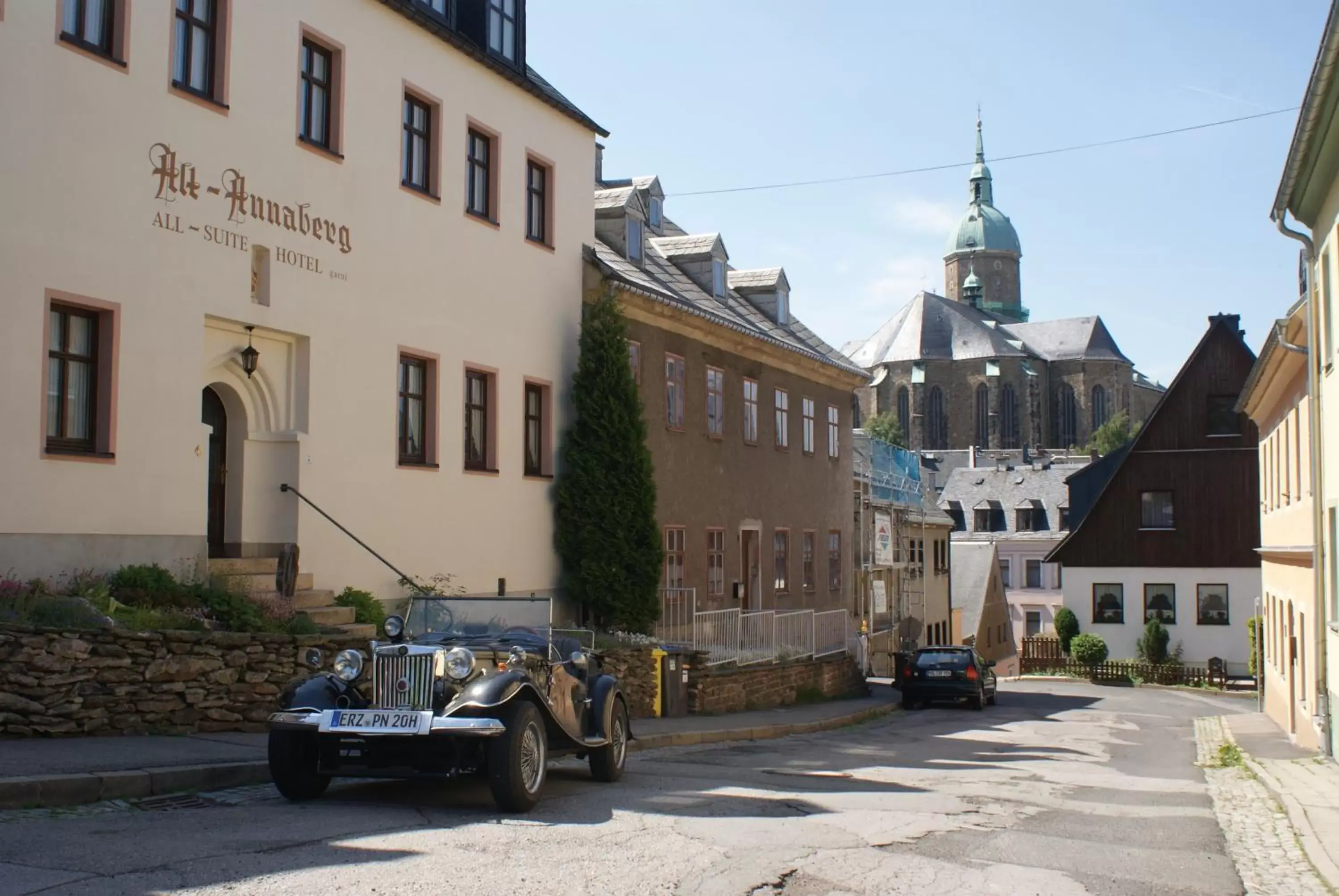 Facade/entrance, Property Building in Hotel Alt Annaberg