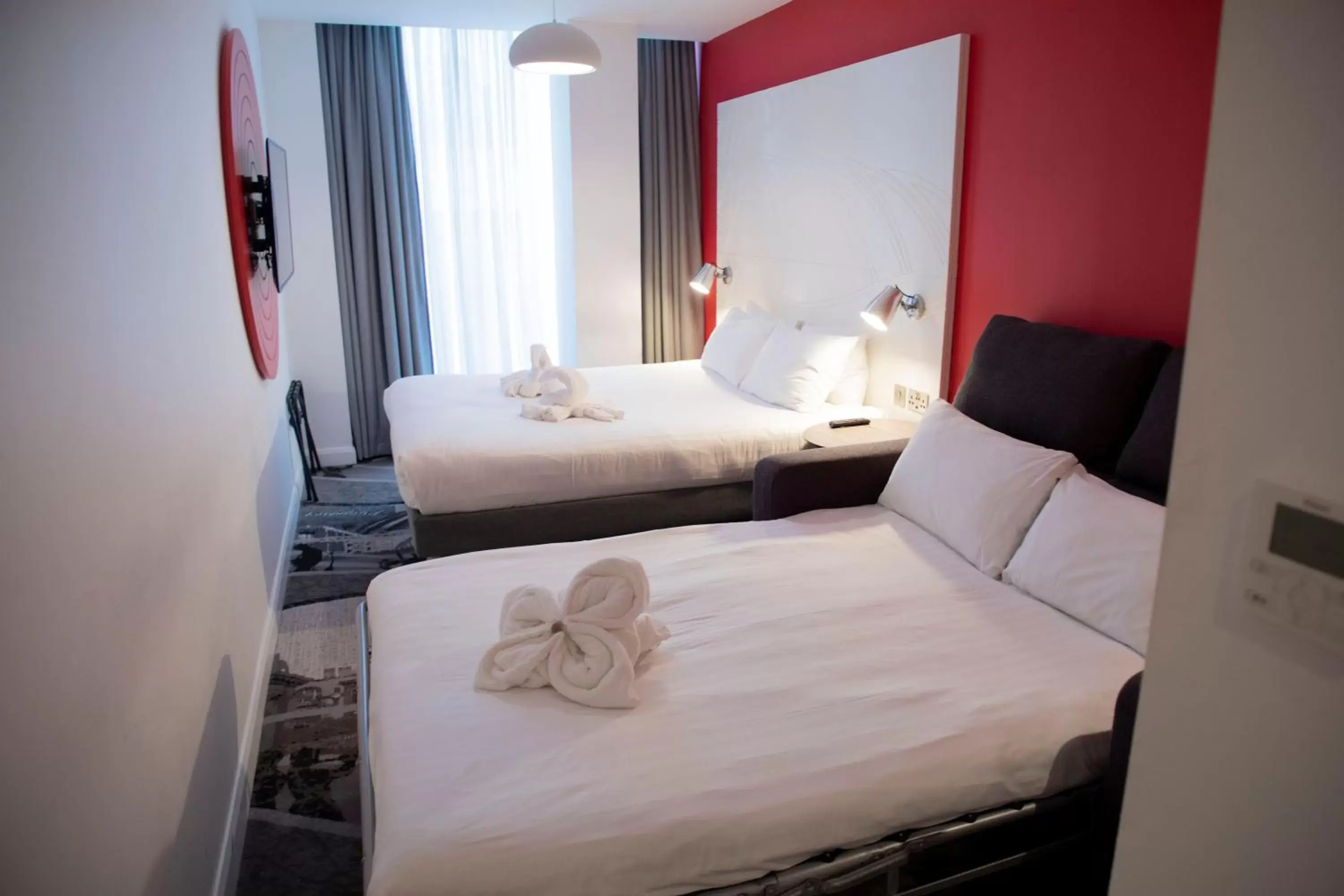 Bedroom, Bed in ibis Styles Glasgow Central