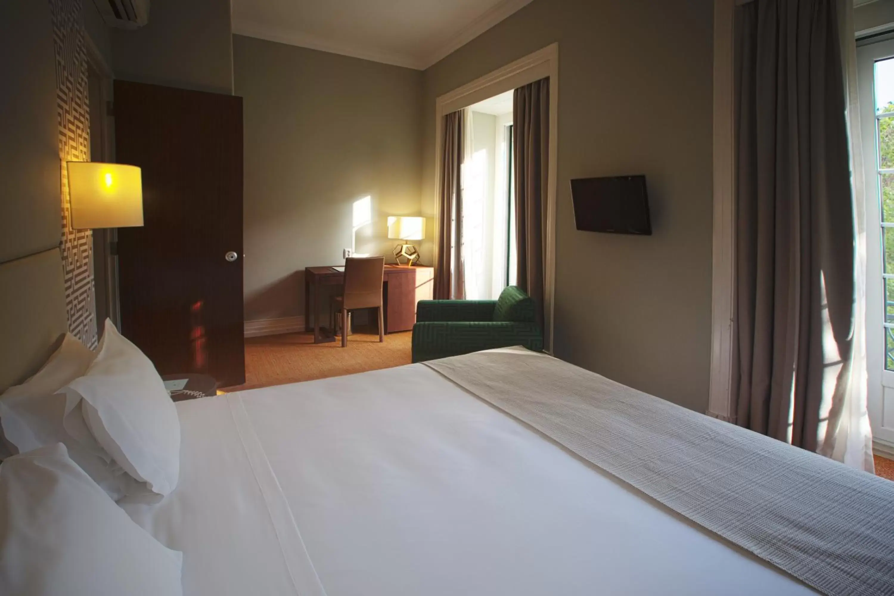 Day, Bed in Hotel Miraparque