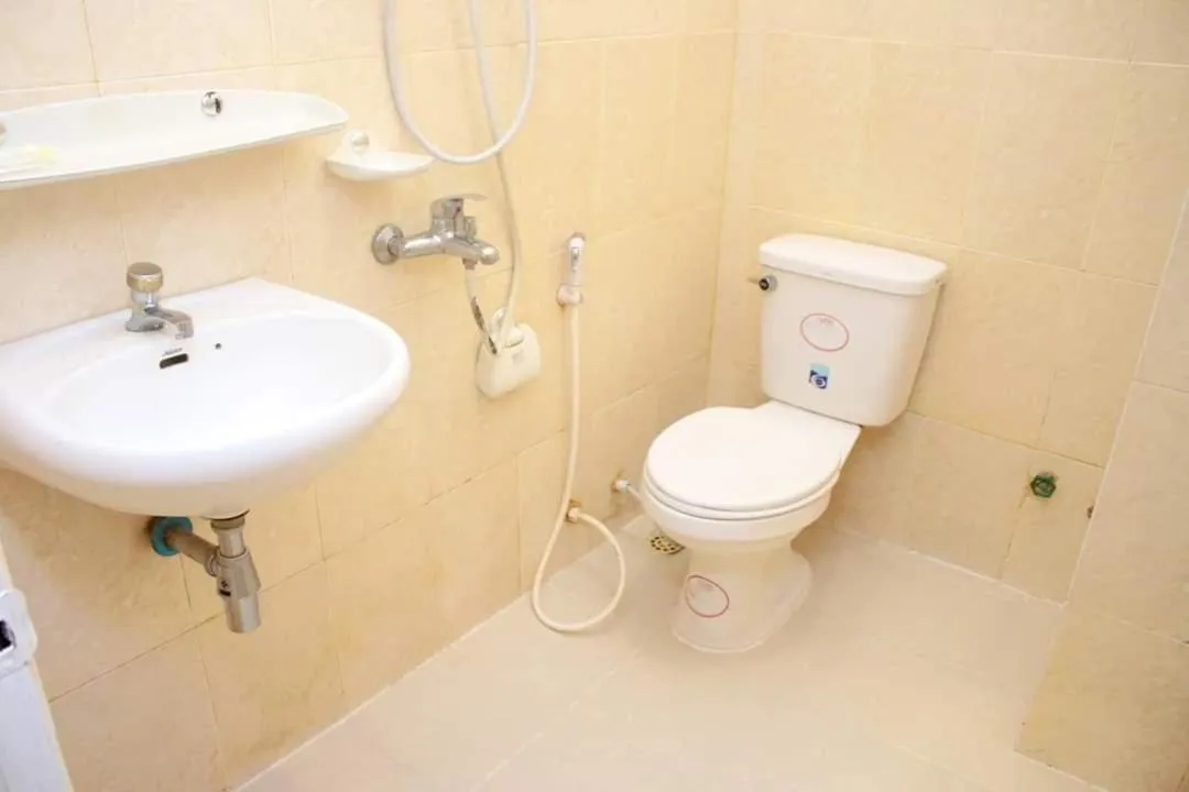 Toilet in Siem Reap Comforts Hostel