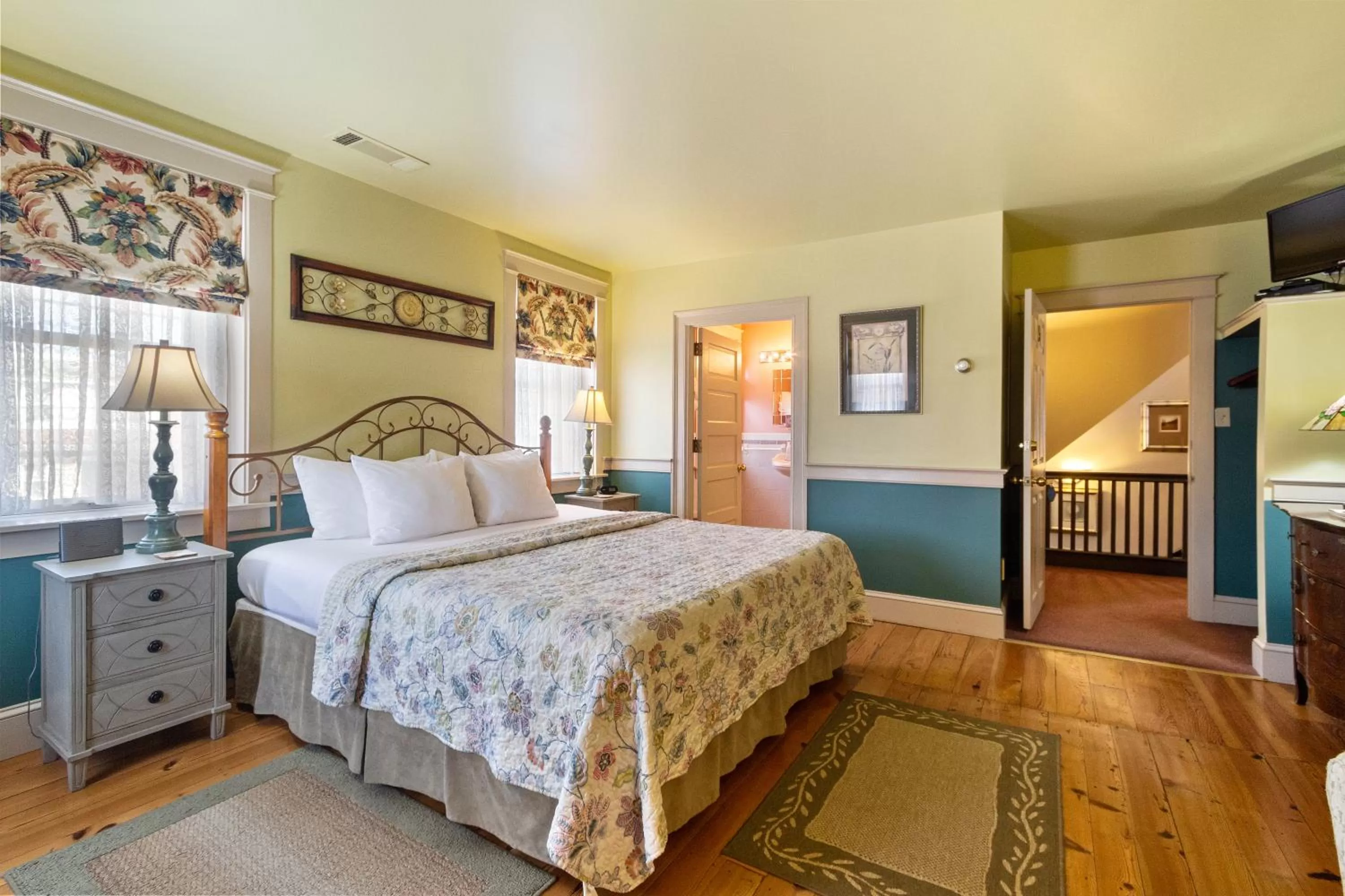 Bedroom, Bed in After Eight Bed and Breakfast