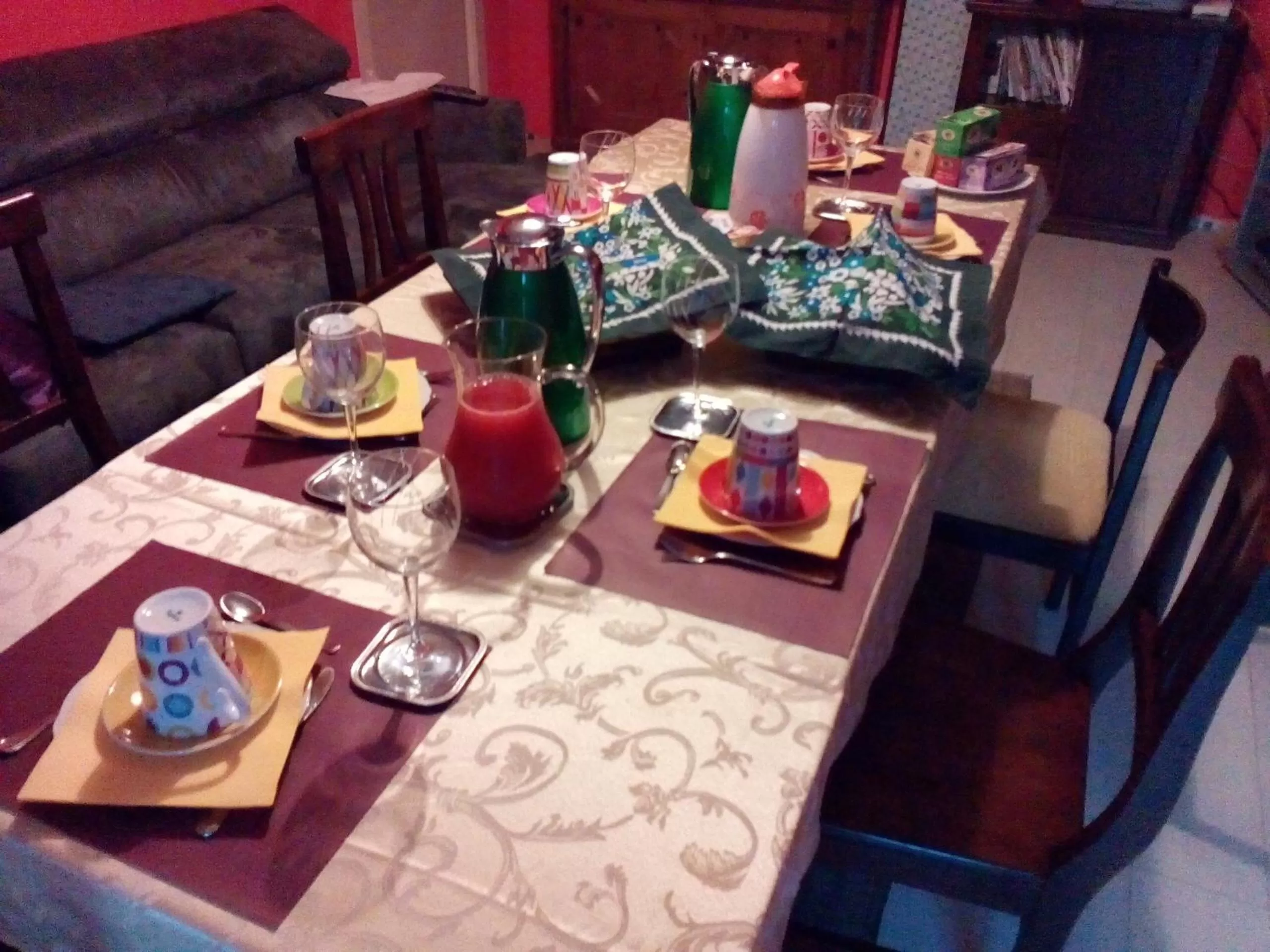 Food and drinks in B&B Luce Viola