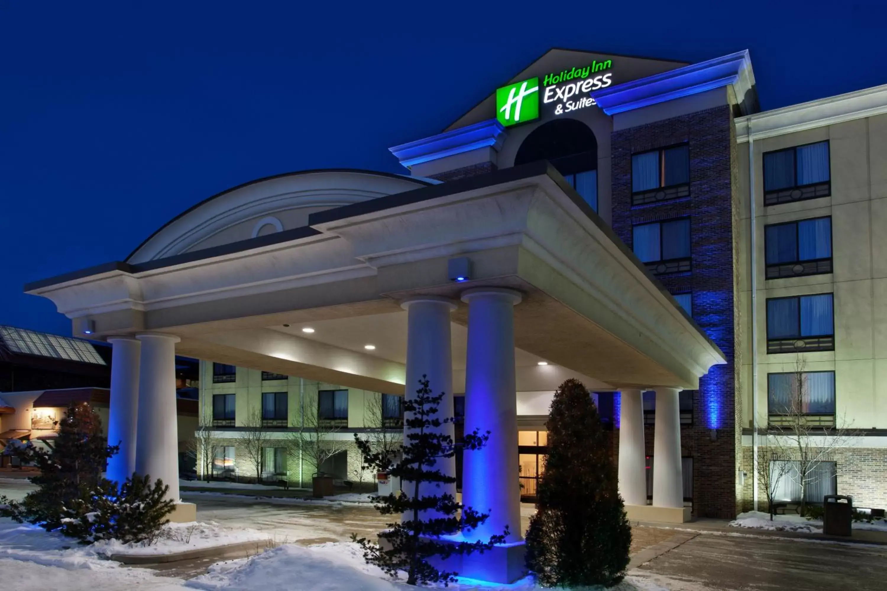 Facade/entrance, Property Building in Holiday Inn Express Hotel & Suites Erie-Summit Township, an IHG Hotel