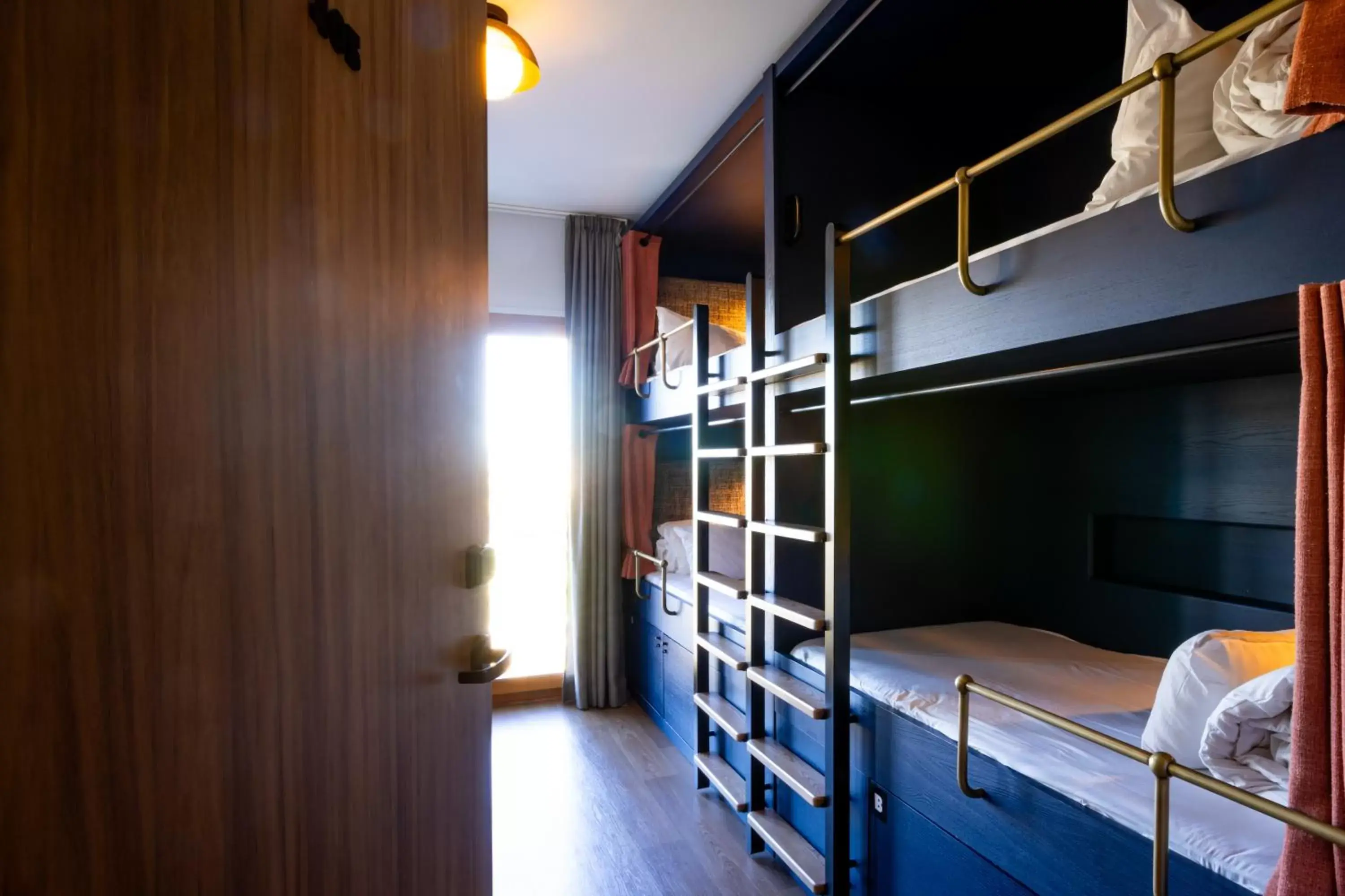 Photo of the whole room, Bunk Bed in The People - Paris Nation