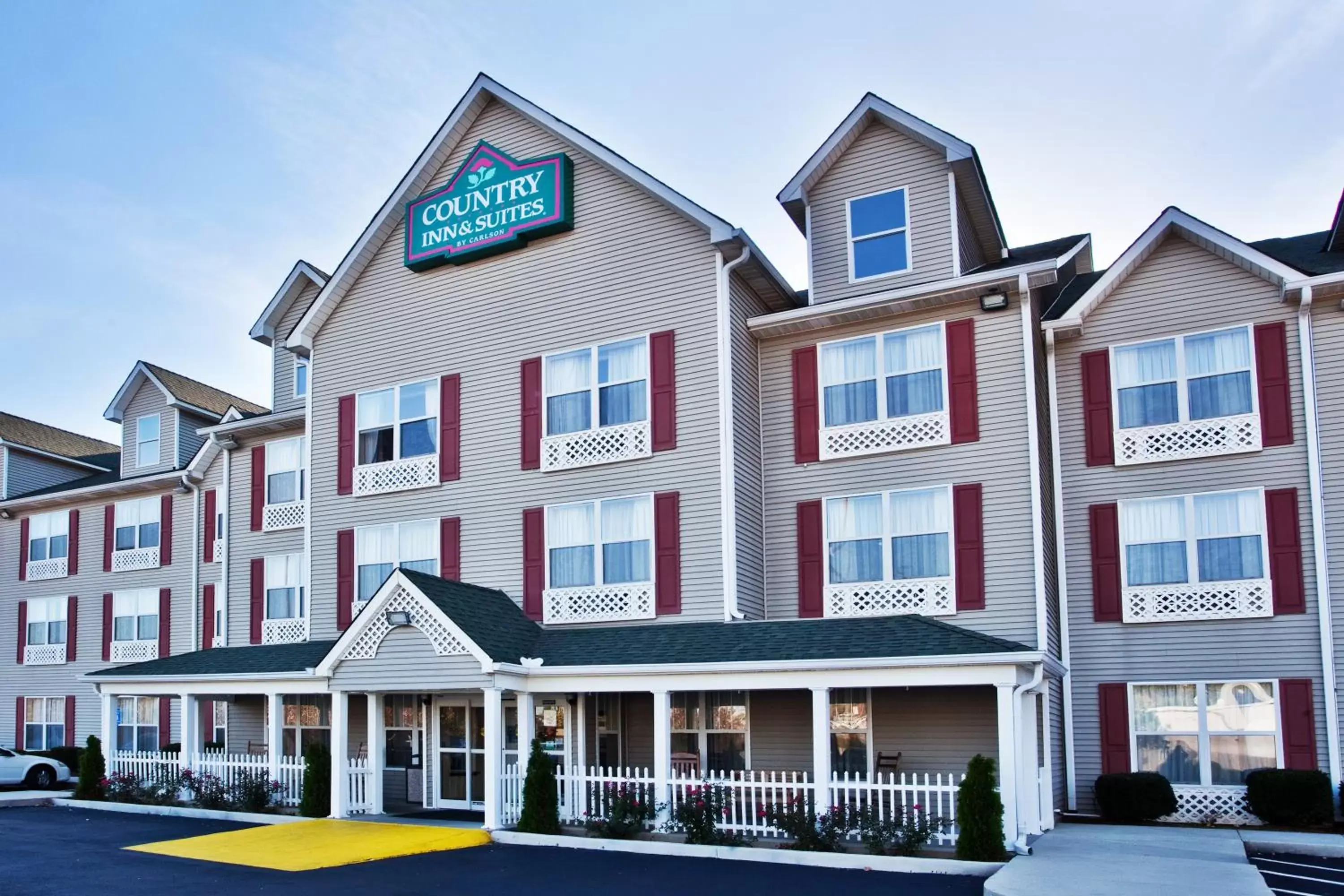 Facade/entrance, Property Building in Country Inn & Suites by Radisson, Hiram, GA