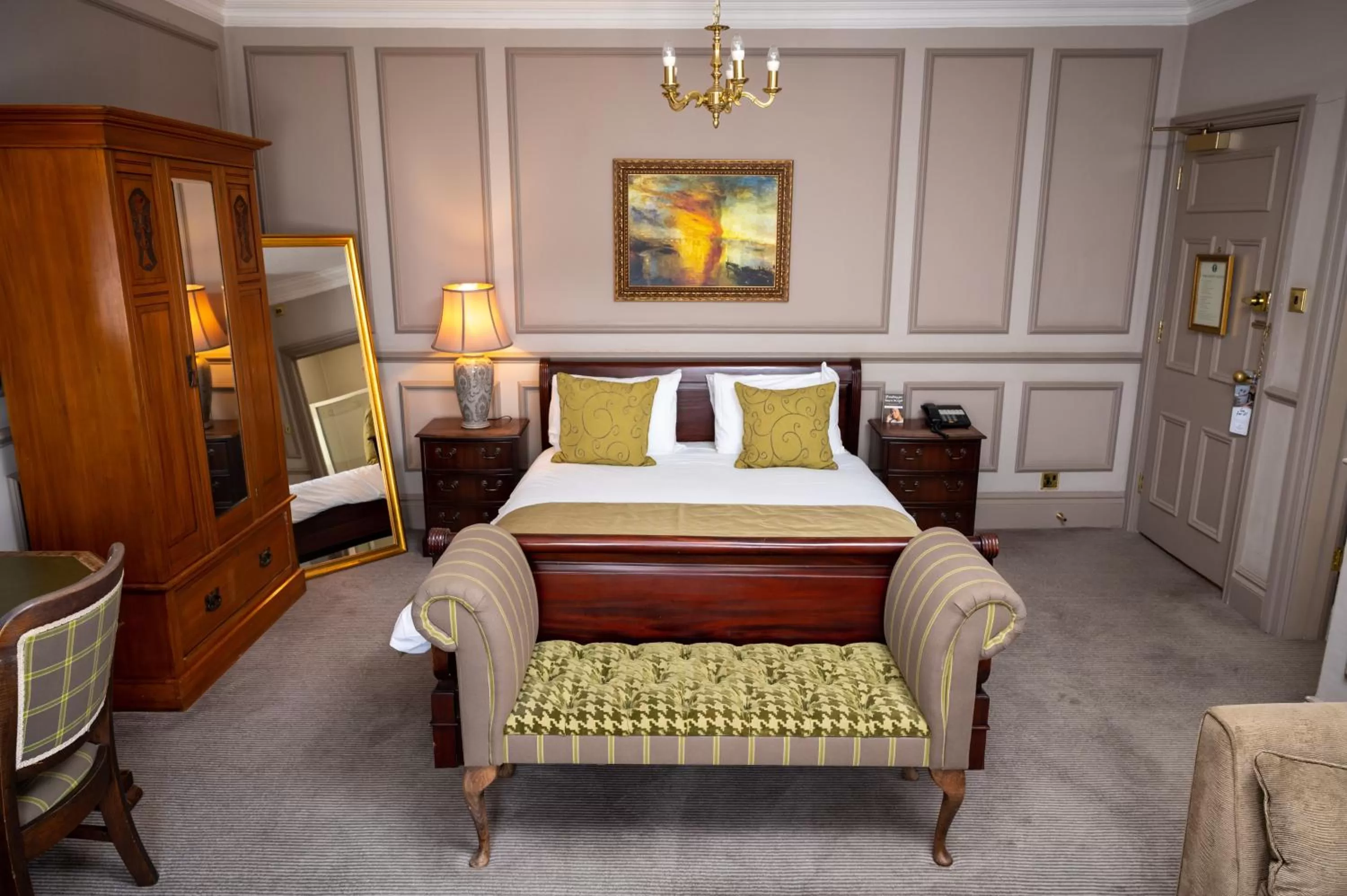 Superior Double Room in Cedars Inn by Greene King Inns