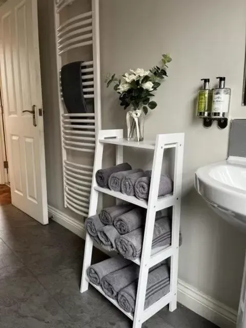 Bathroom in Goodramgate Apartments