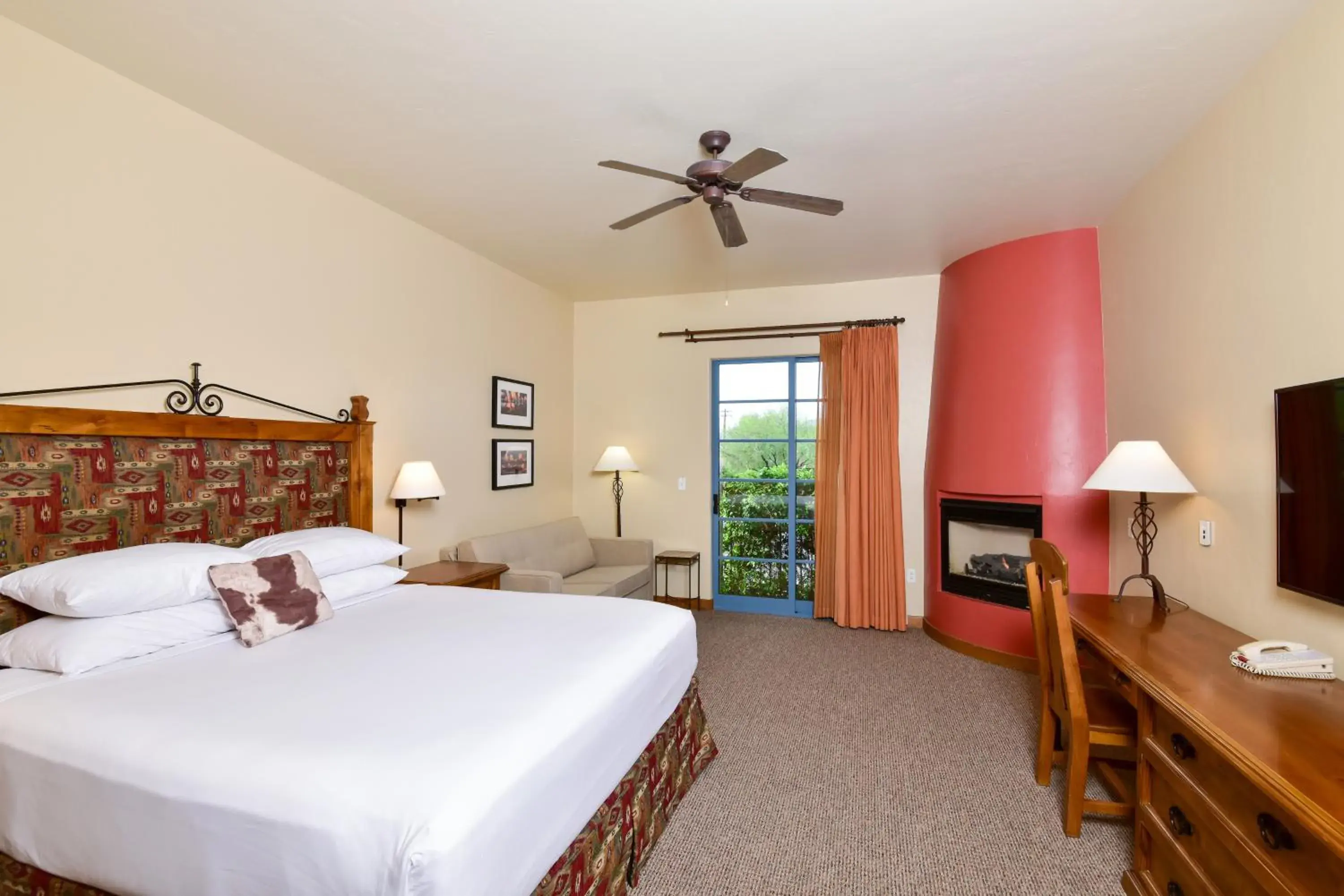 Bedroom in Lodge On The Desert