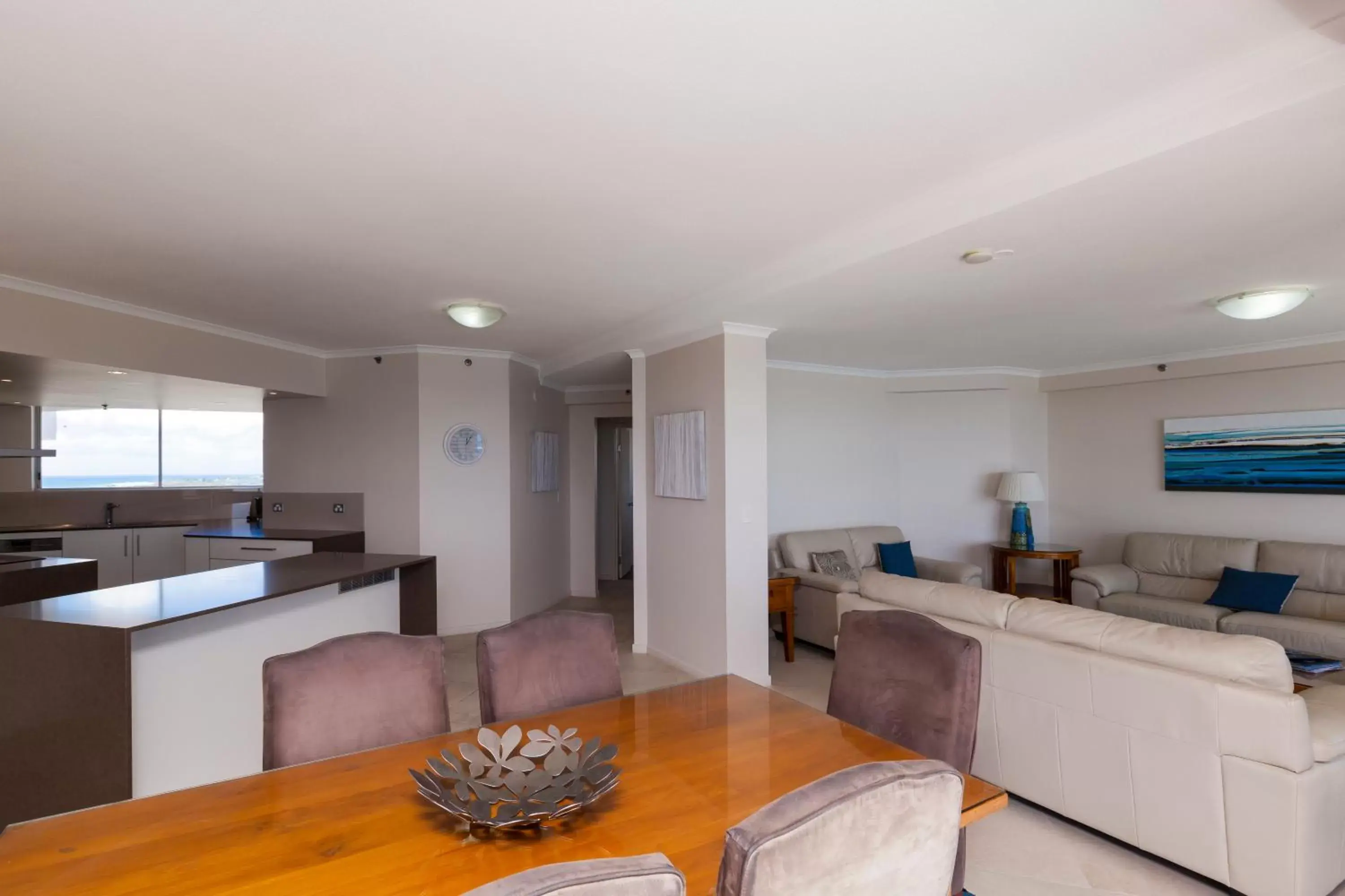 Dining area, Kitchen/Kitchenette in Points North Apartments