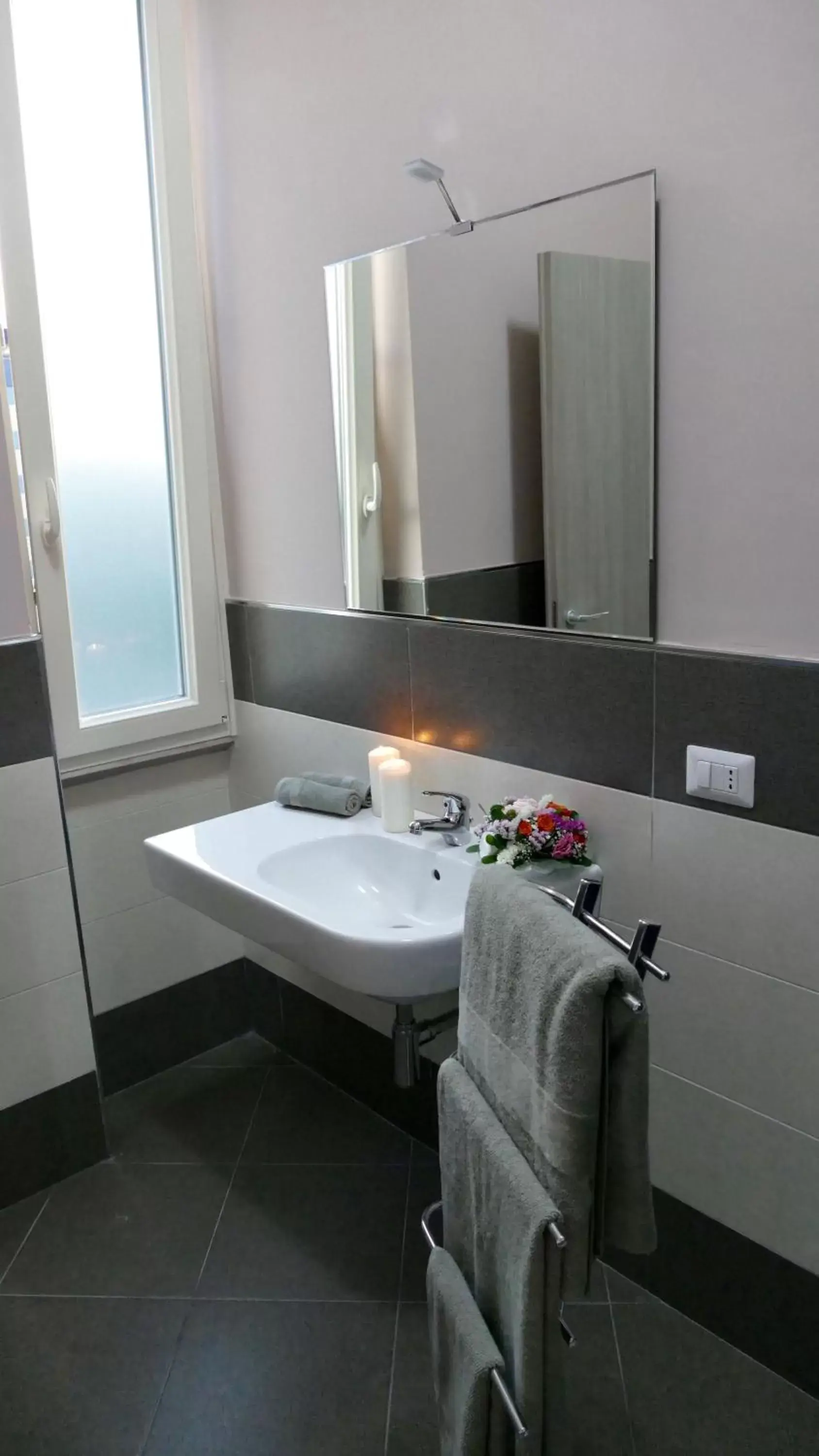 Bathroom in Cairoli Exclusive Rooms & Suite