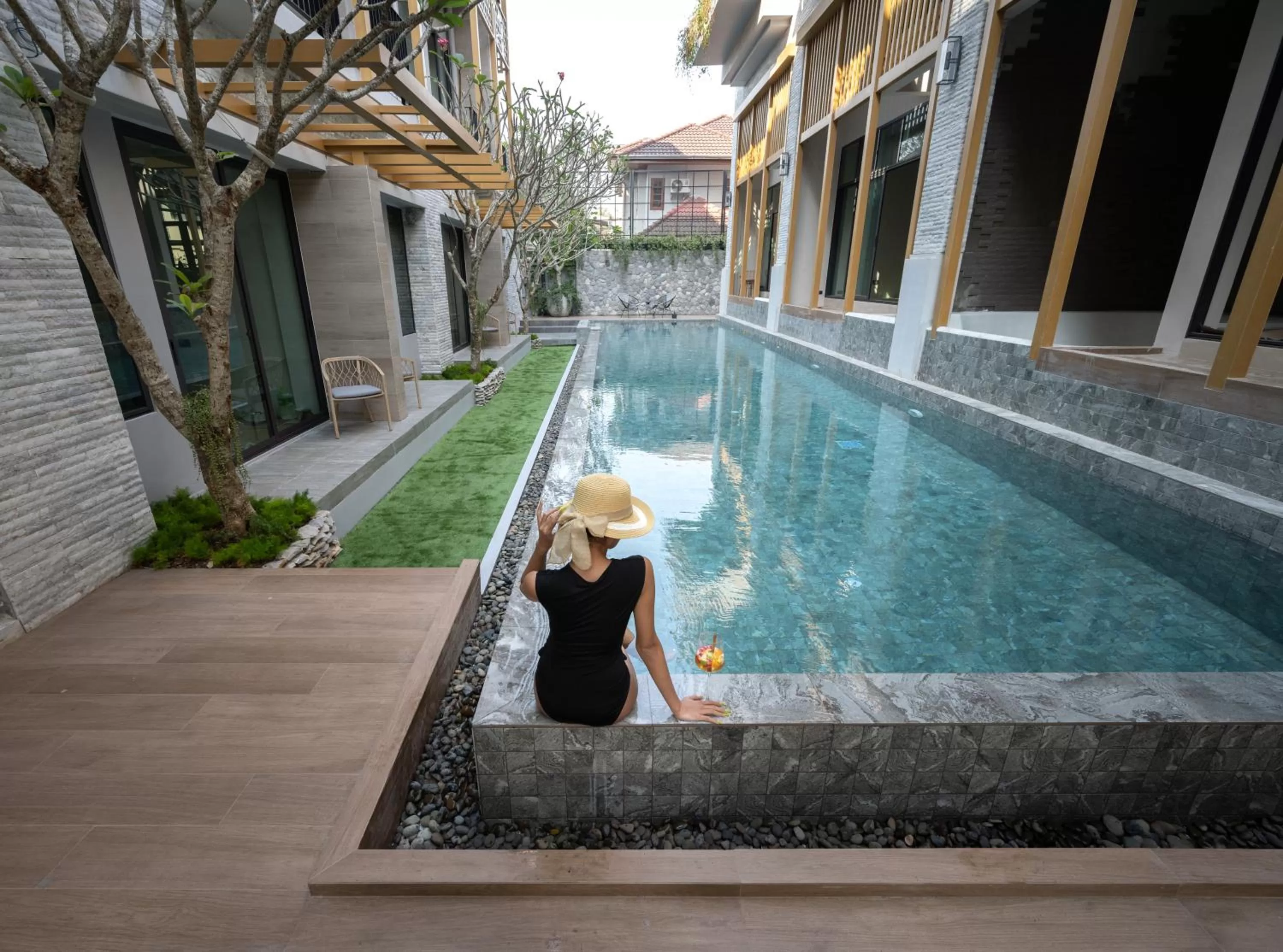 Swimming pool in SHAN Villas Sukhumvit