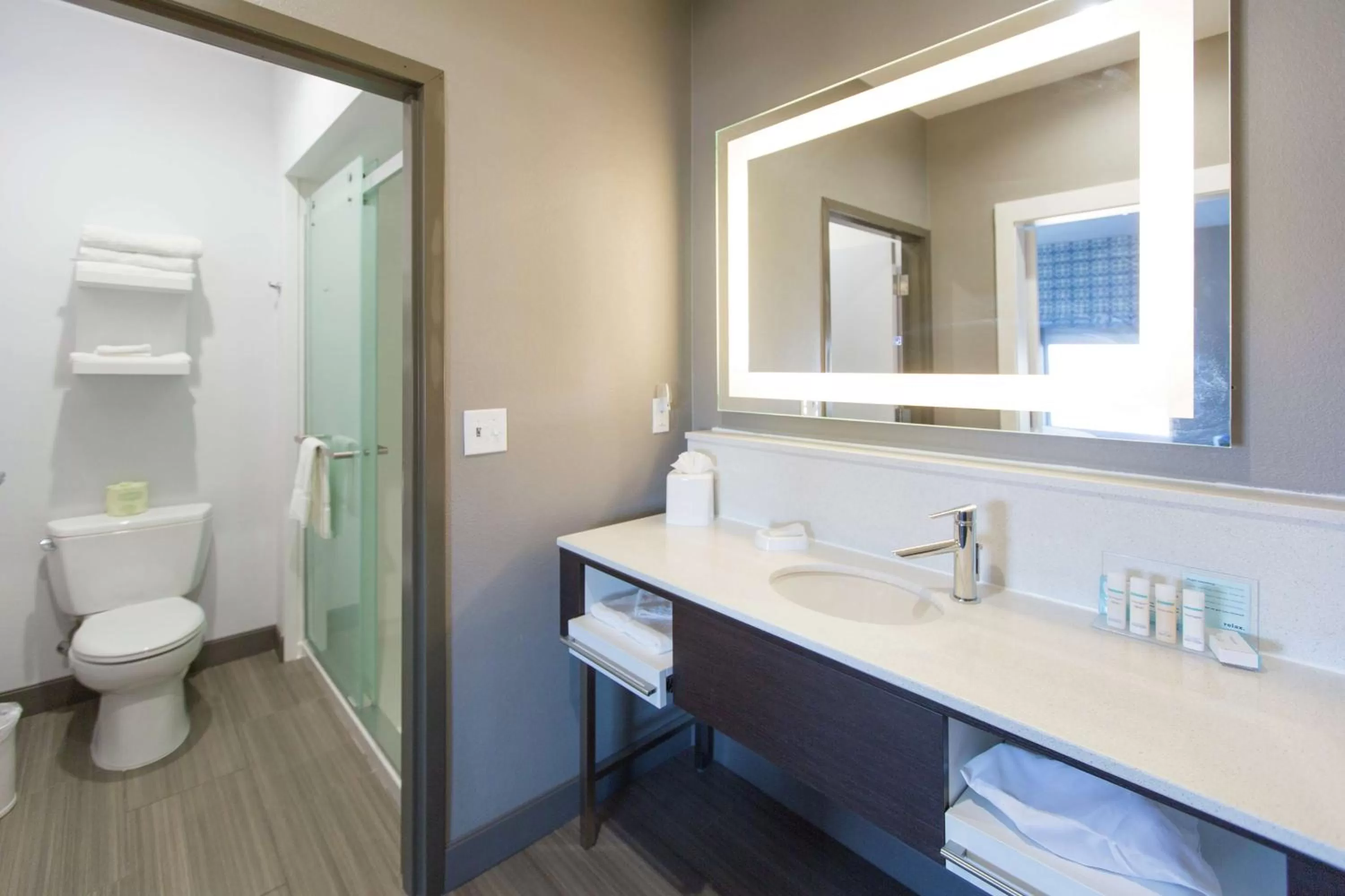 Bathroom in Hampton Inn & Suites Stroud