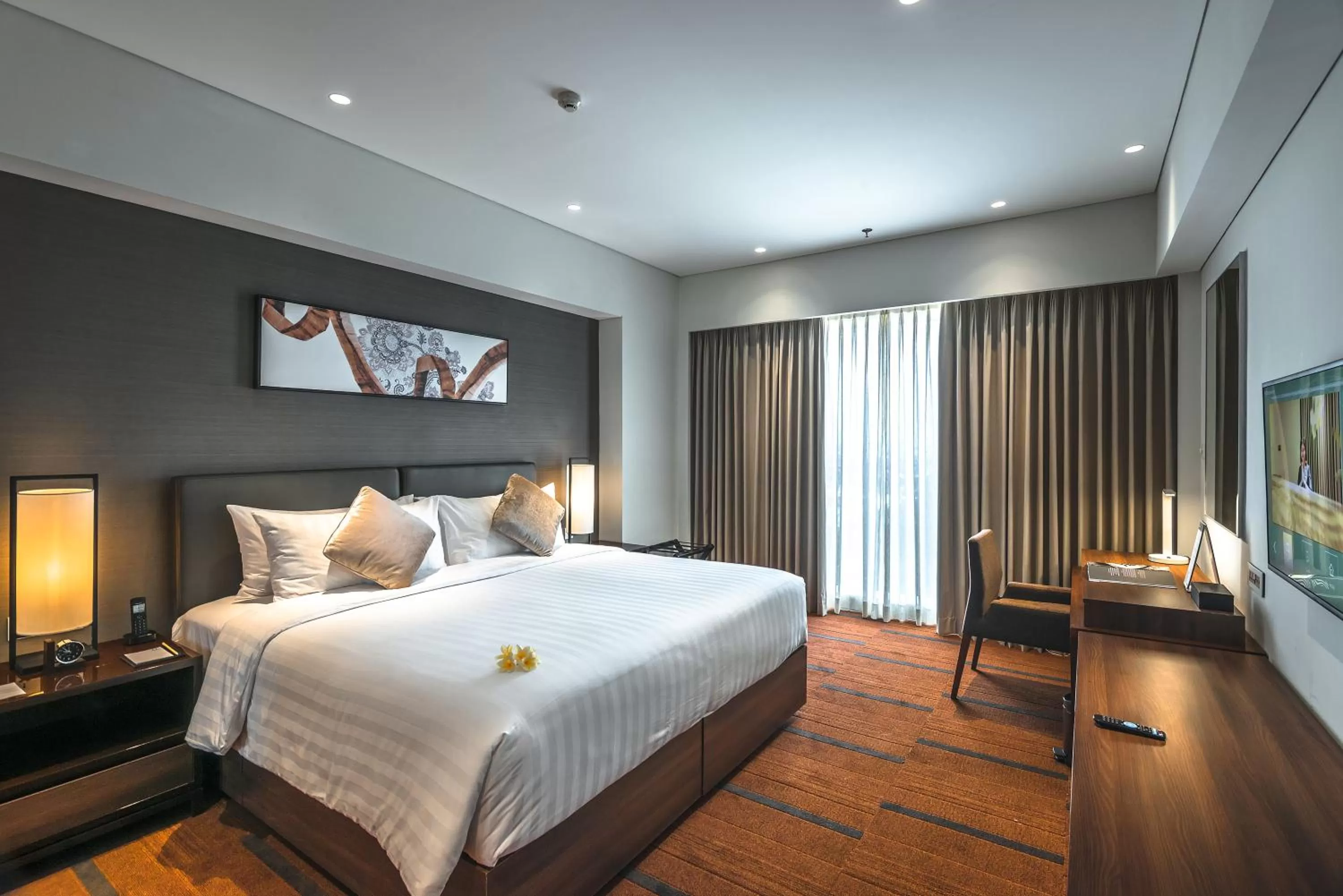 Bedroom, Bed in Oakwood Hotel & Residence Surabaya