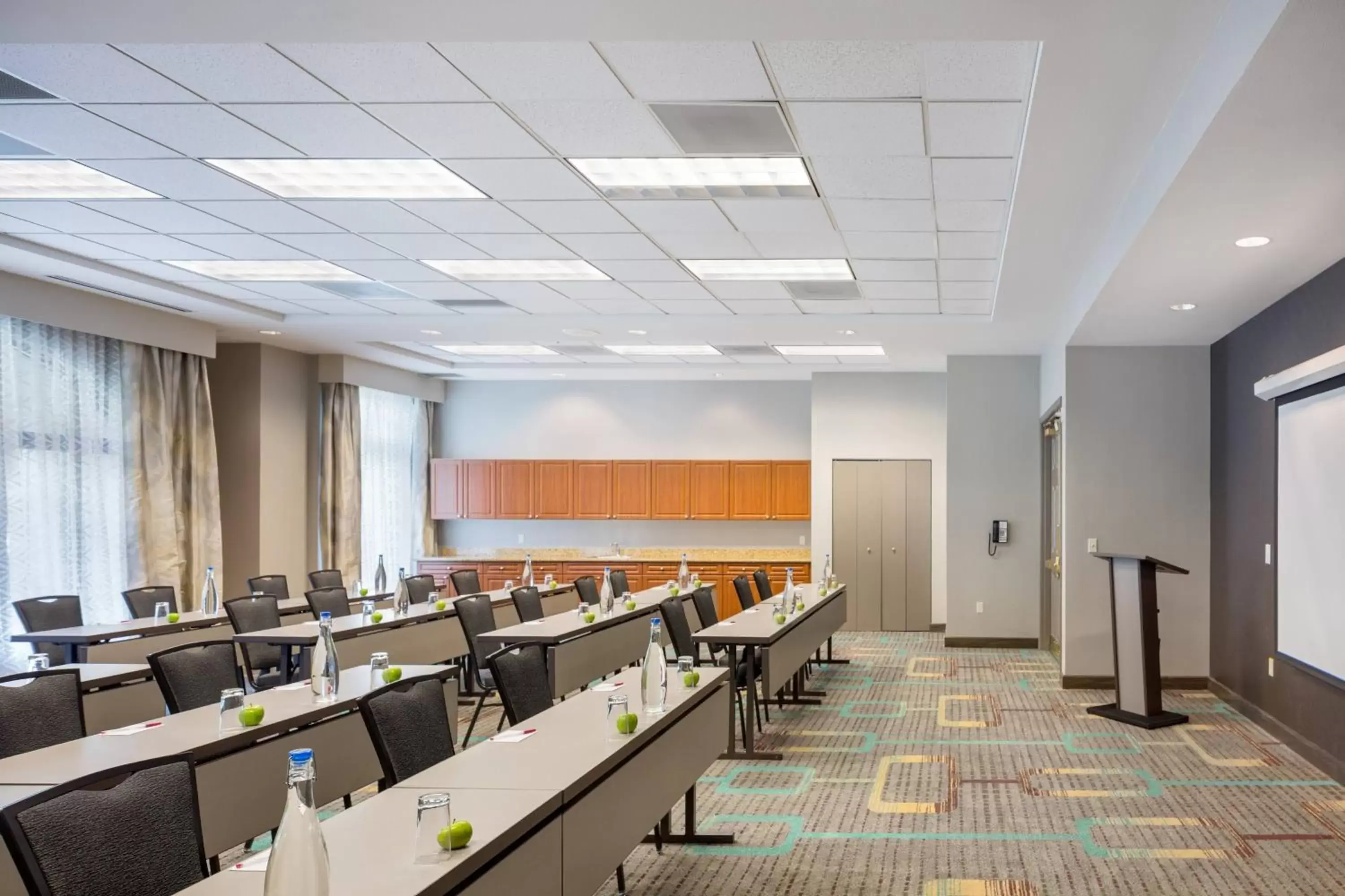 Meeting/conference room in Residence Inn Portland Downtown/RiverPlace