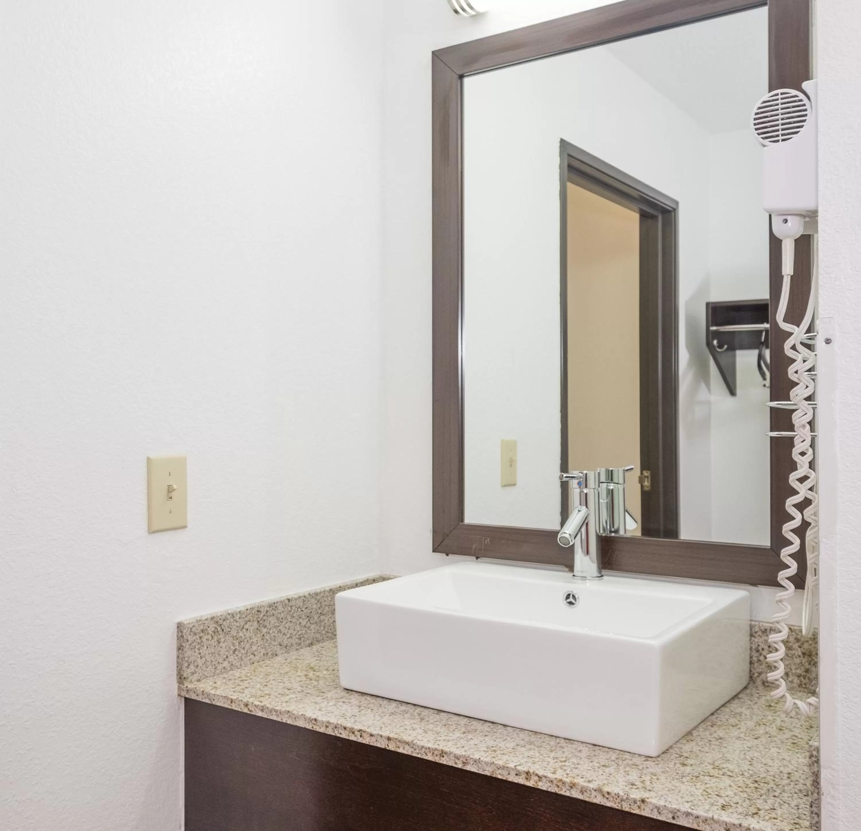 Bathroom in Red Roof Inn Columbus - Hebron