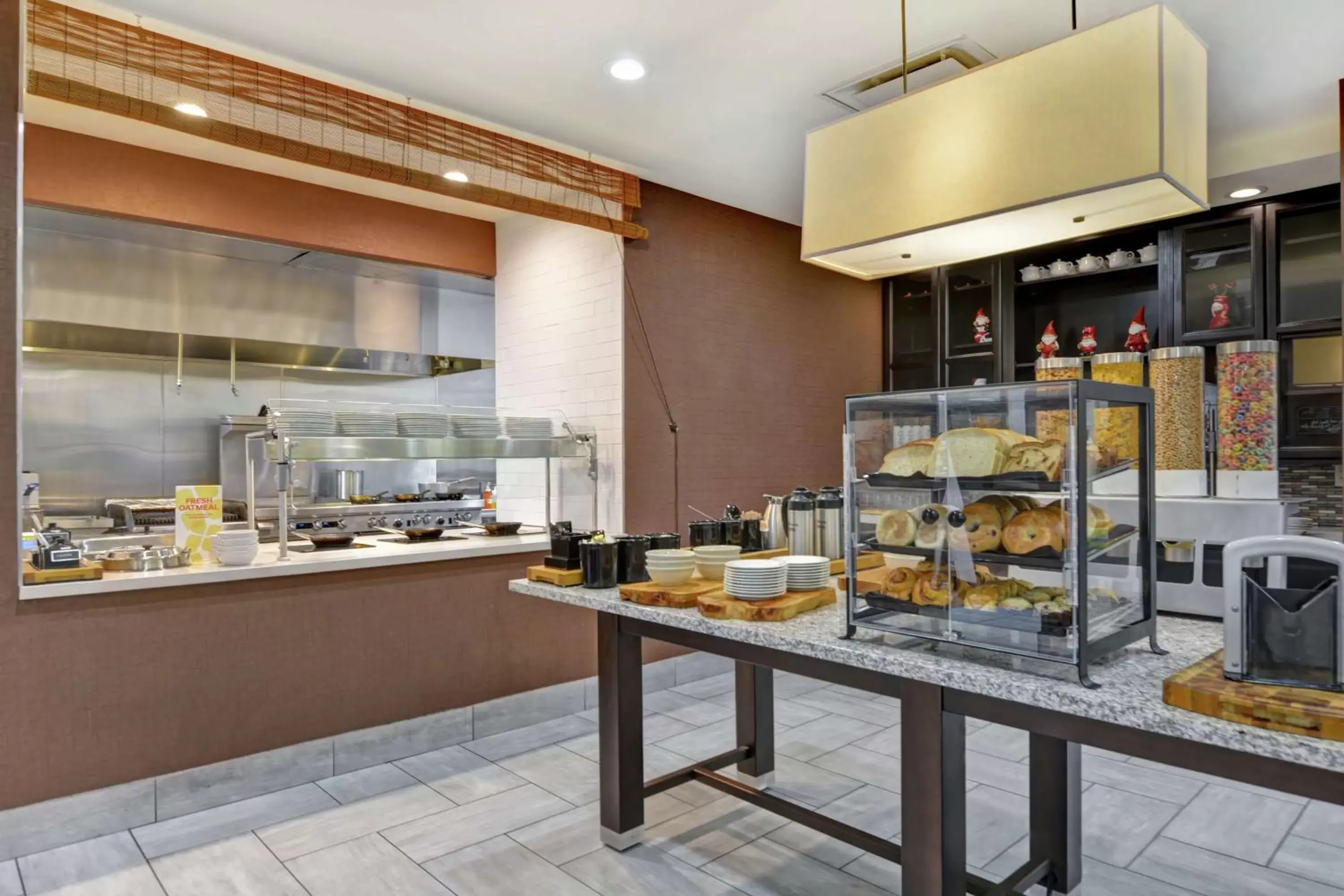 Breakfast, Restaurant/Places to Eat in Hilton Garden Inn and Fayetteville Convention Center