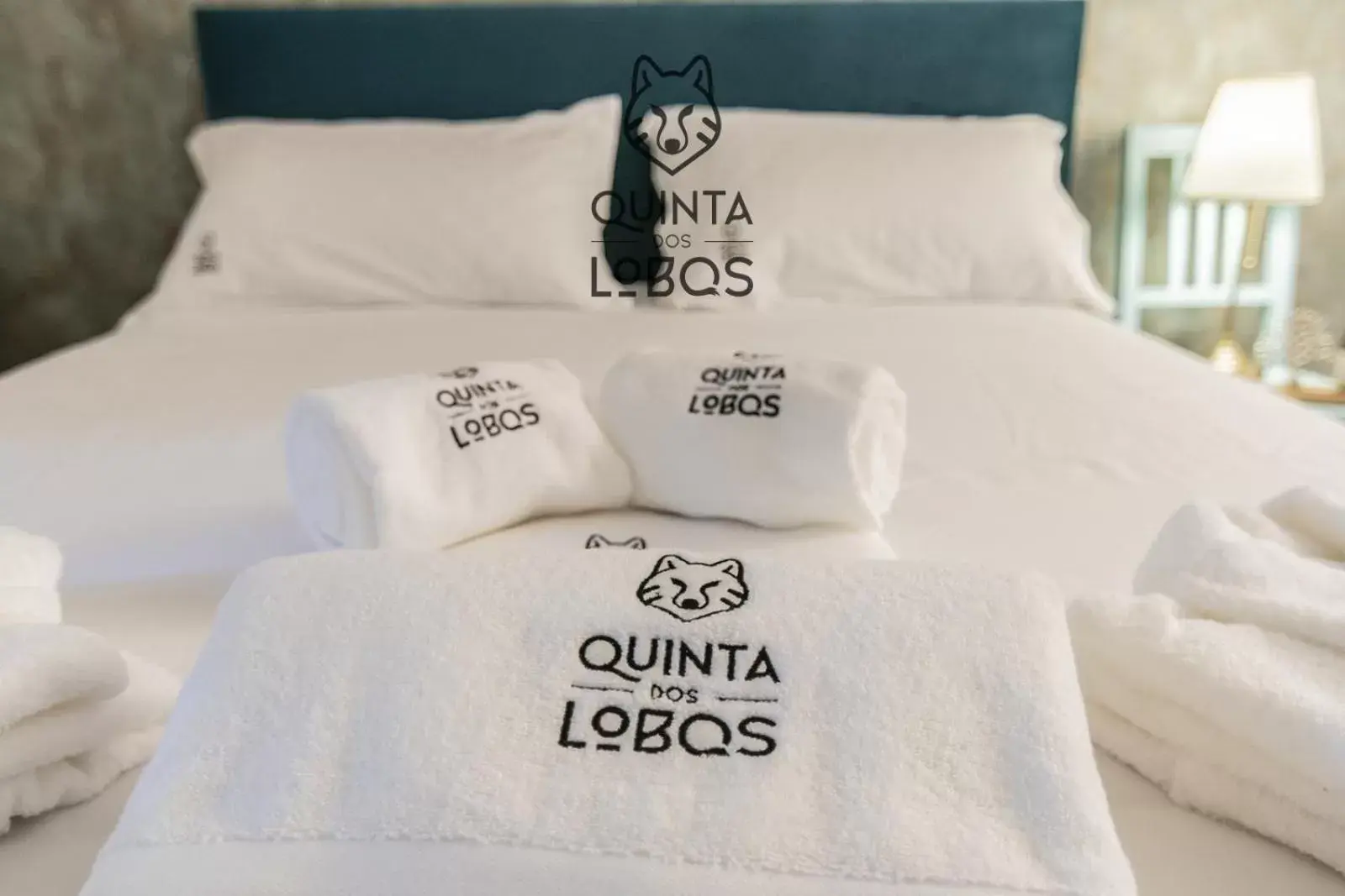 Bedroom, Bed in Quinta dos Lobos Boutique Hotel - Art & Nature Experience