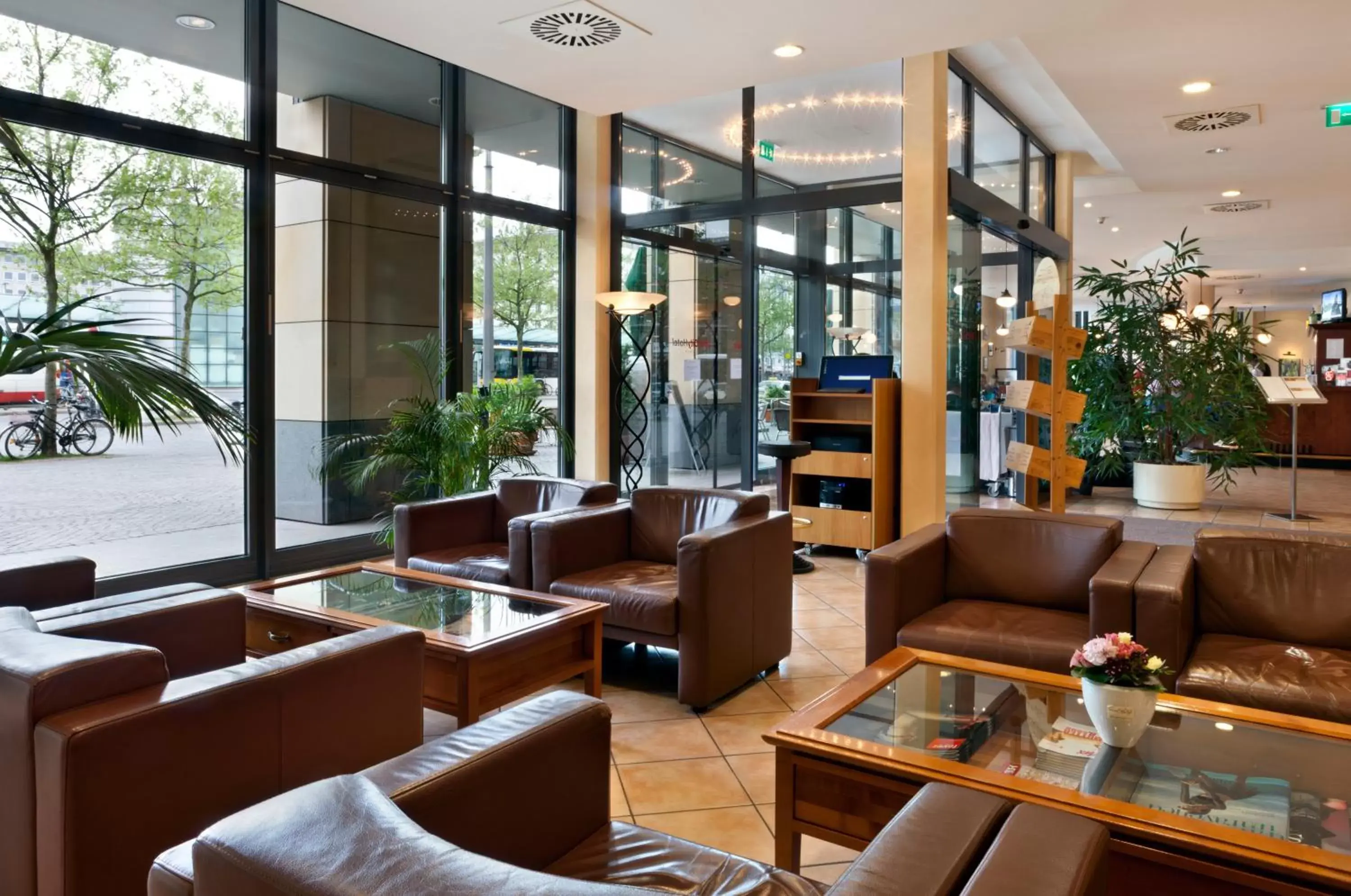 Lobby or reception in IntercityHotel Bremen Lobby or reception in IntercityHotel Bremen