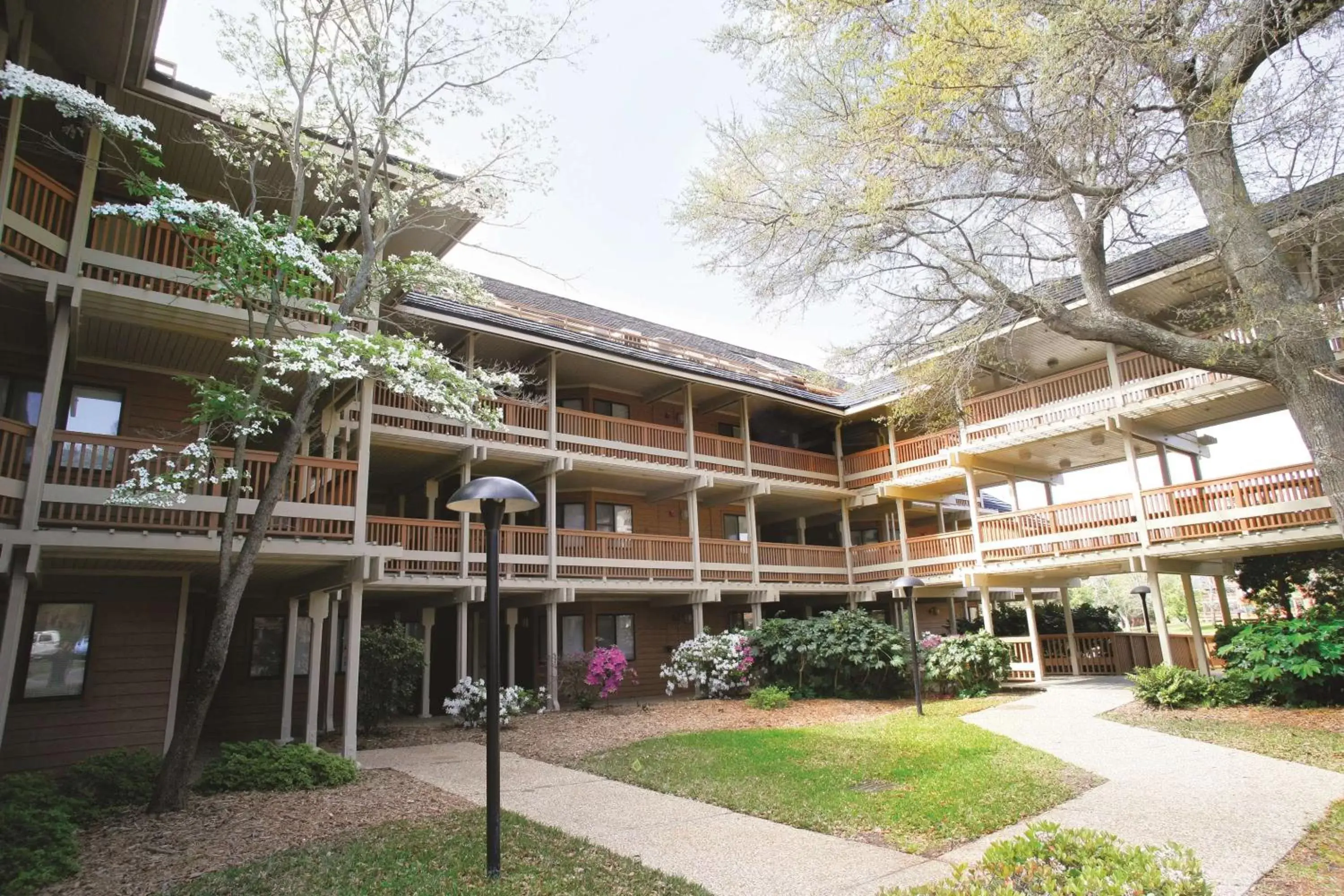 Property Building in Kingston Plantation Condos