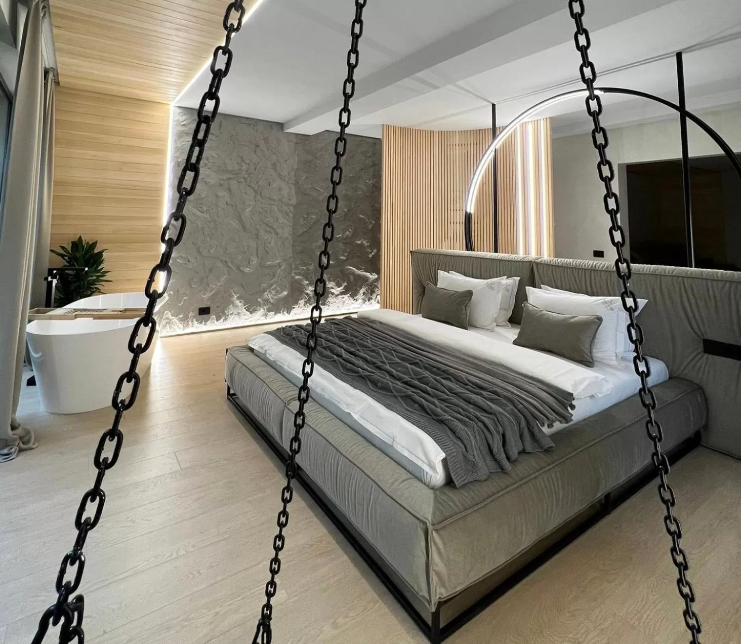 Bed in Garden Retreat Junior
