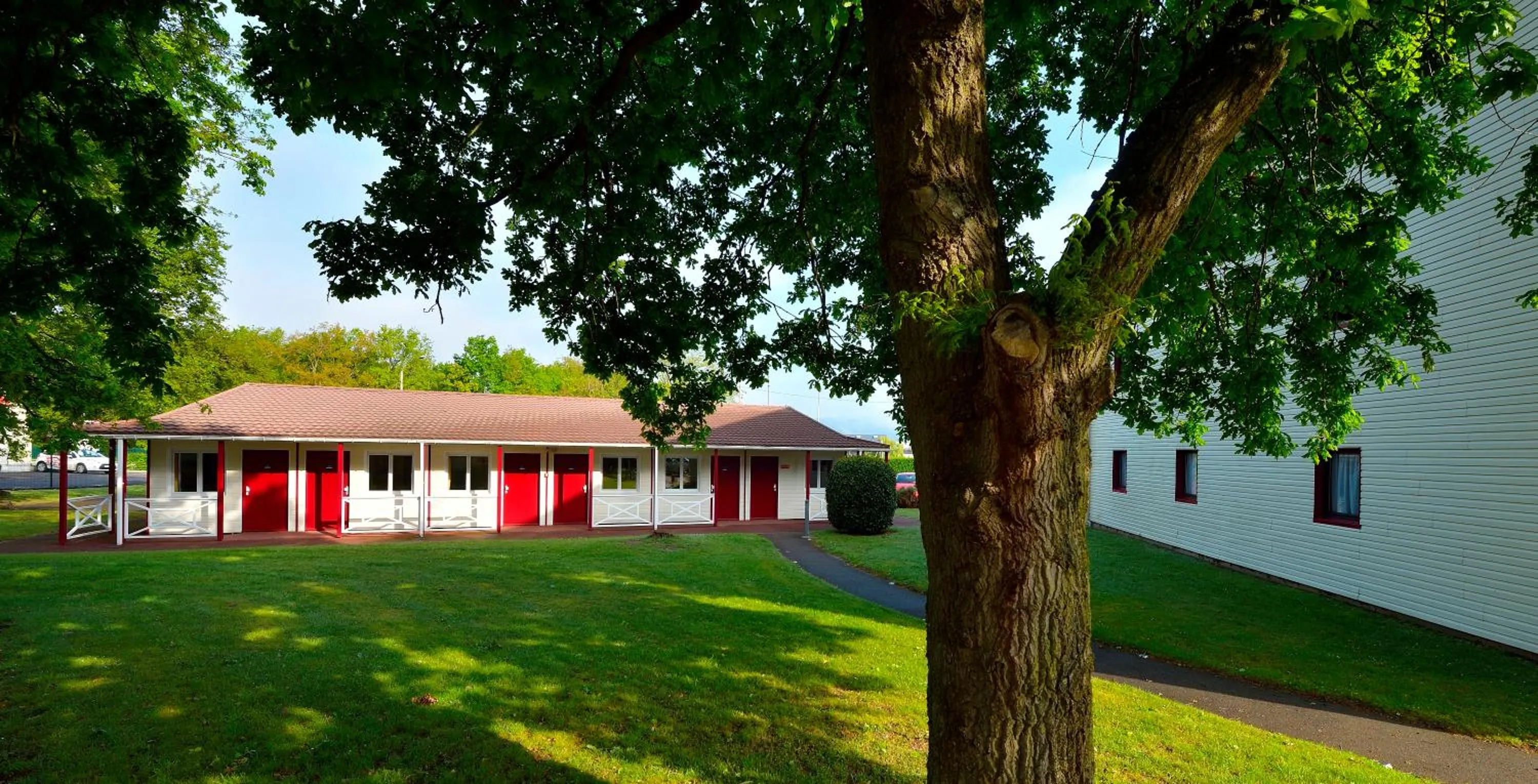 Property building in Contact Hotel Le Seino Marin - Cléon Elbeuf Rouen