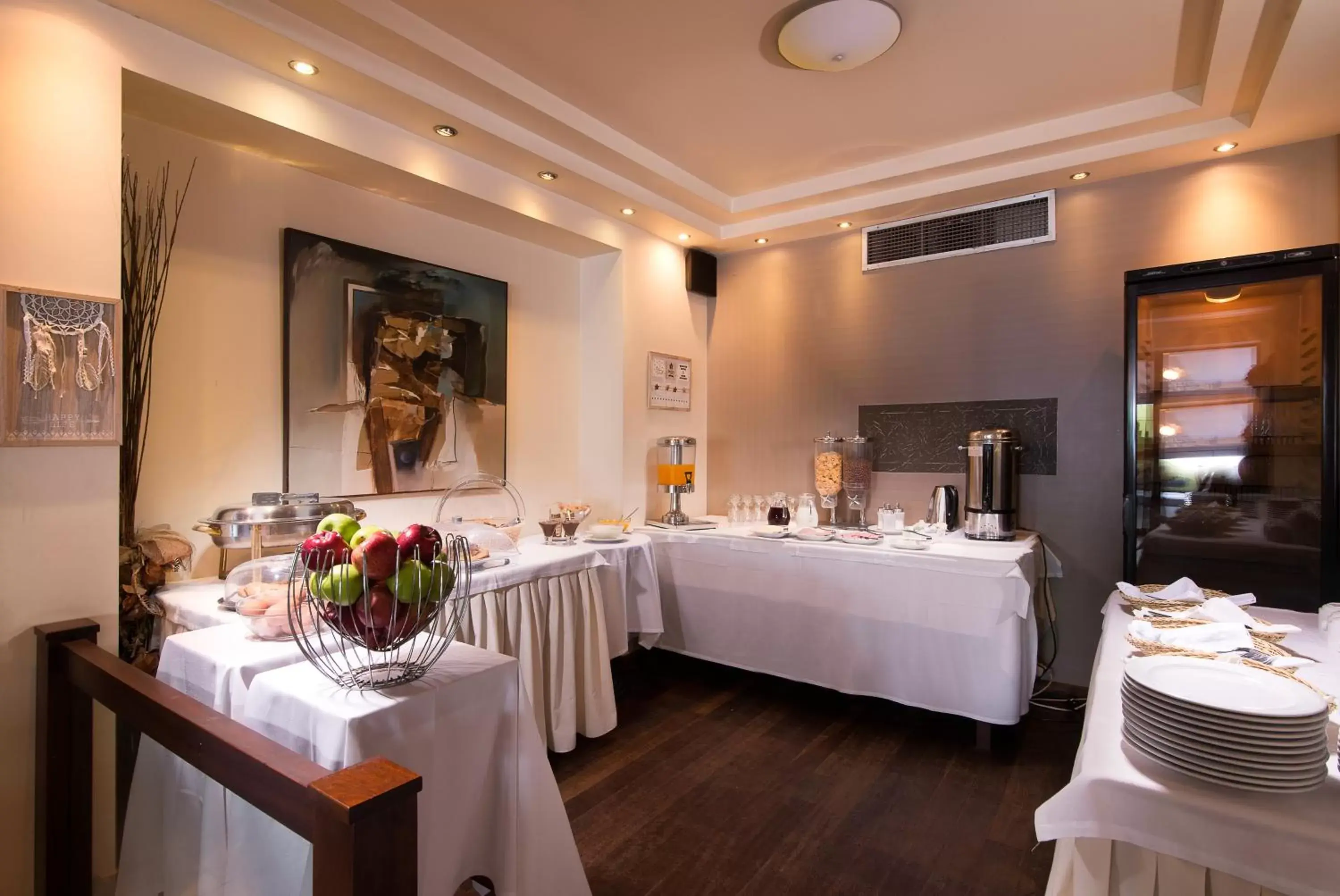 Restaurant/Places to Eat in Hotel Aigli