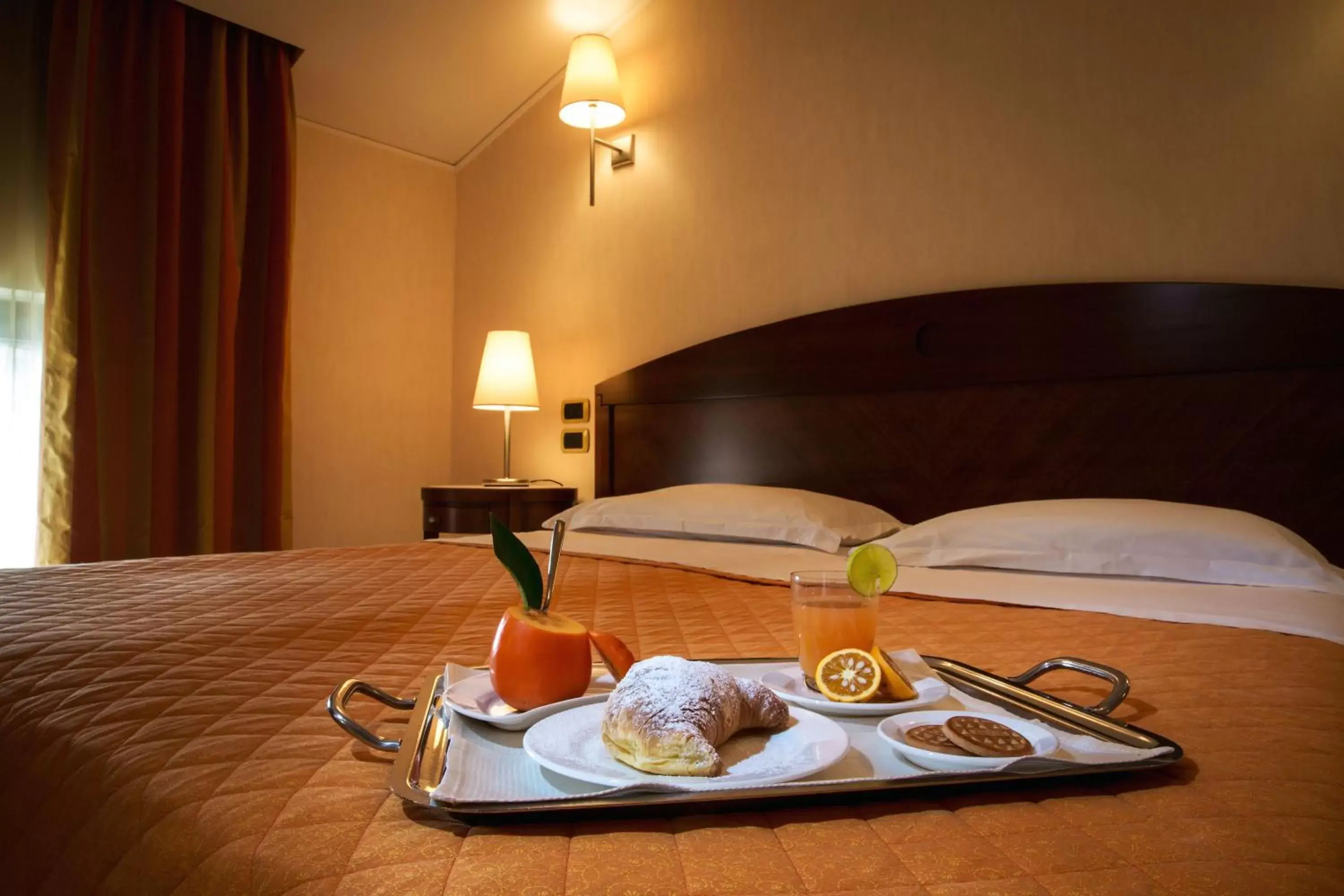 Standard Triple Room in Grand Hotel Paestum Standard Triple Room in Grand Hotel Paestum