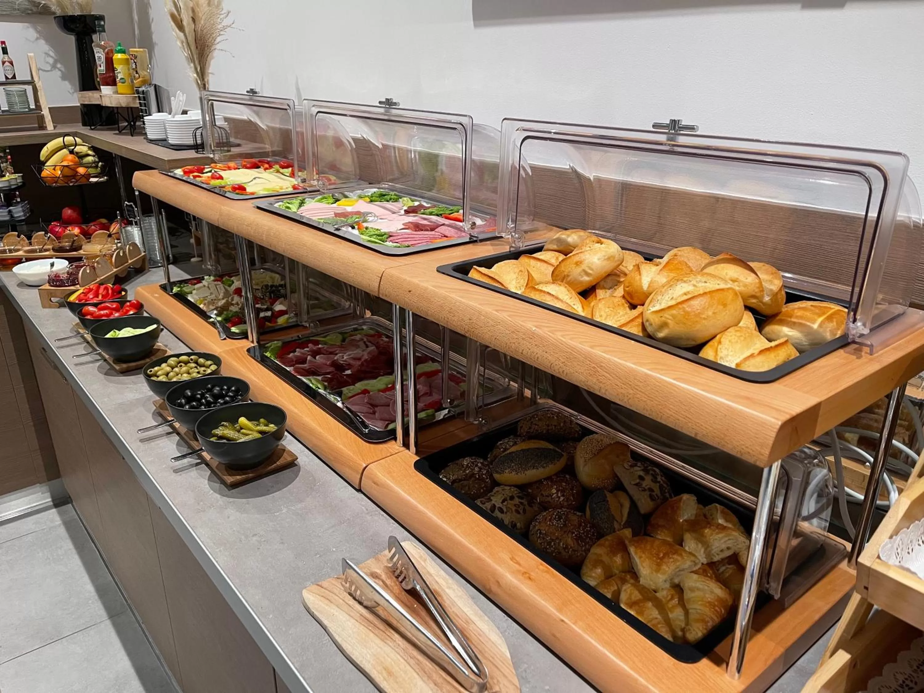 Food and drinks in Palm Premium Hotel & Apartments