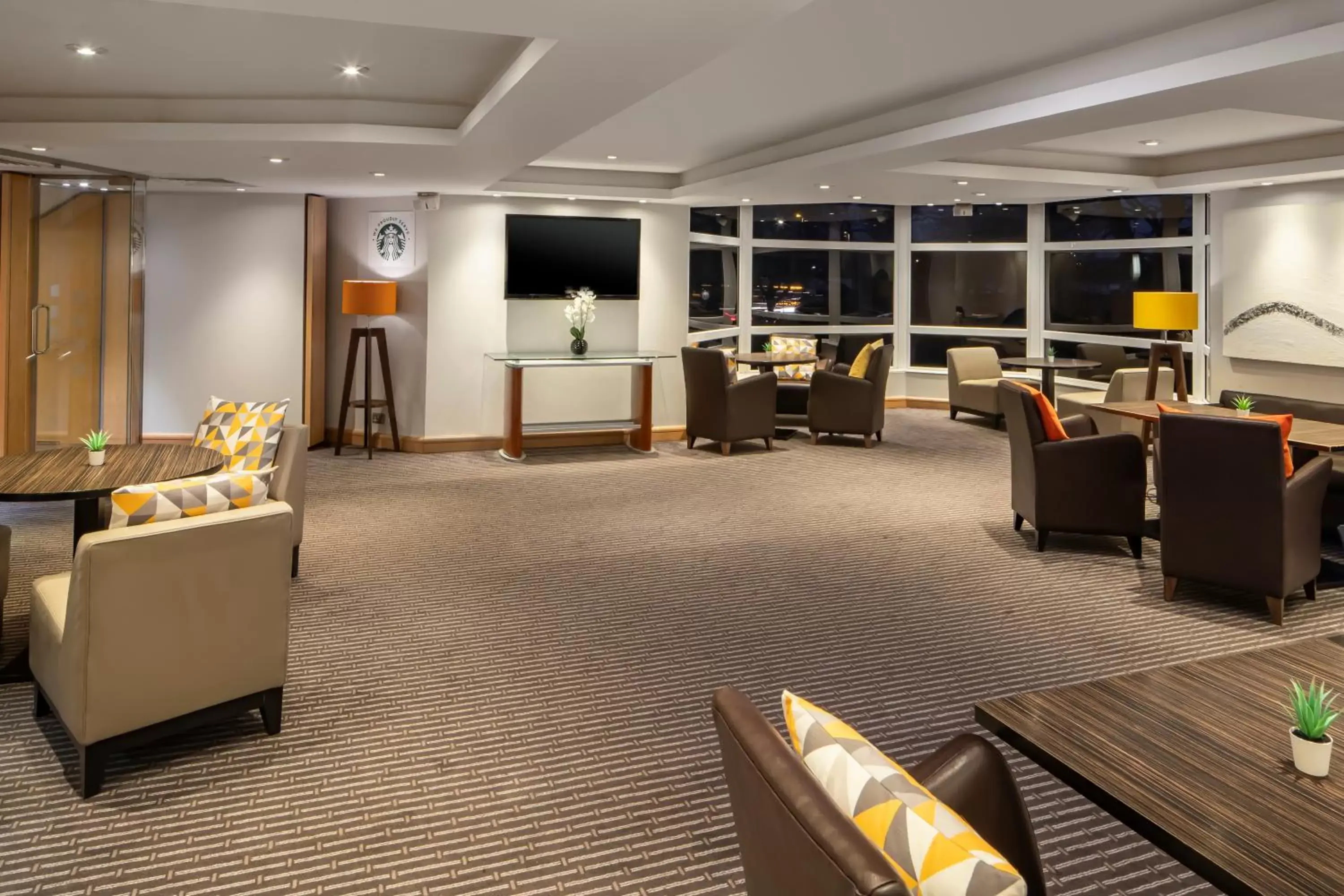 Lobby or reception, Lobby/Reception in Holiday Inn Basingstoke, an IHG Hotel