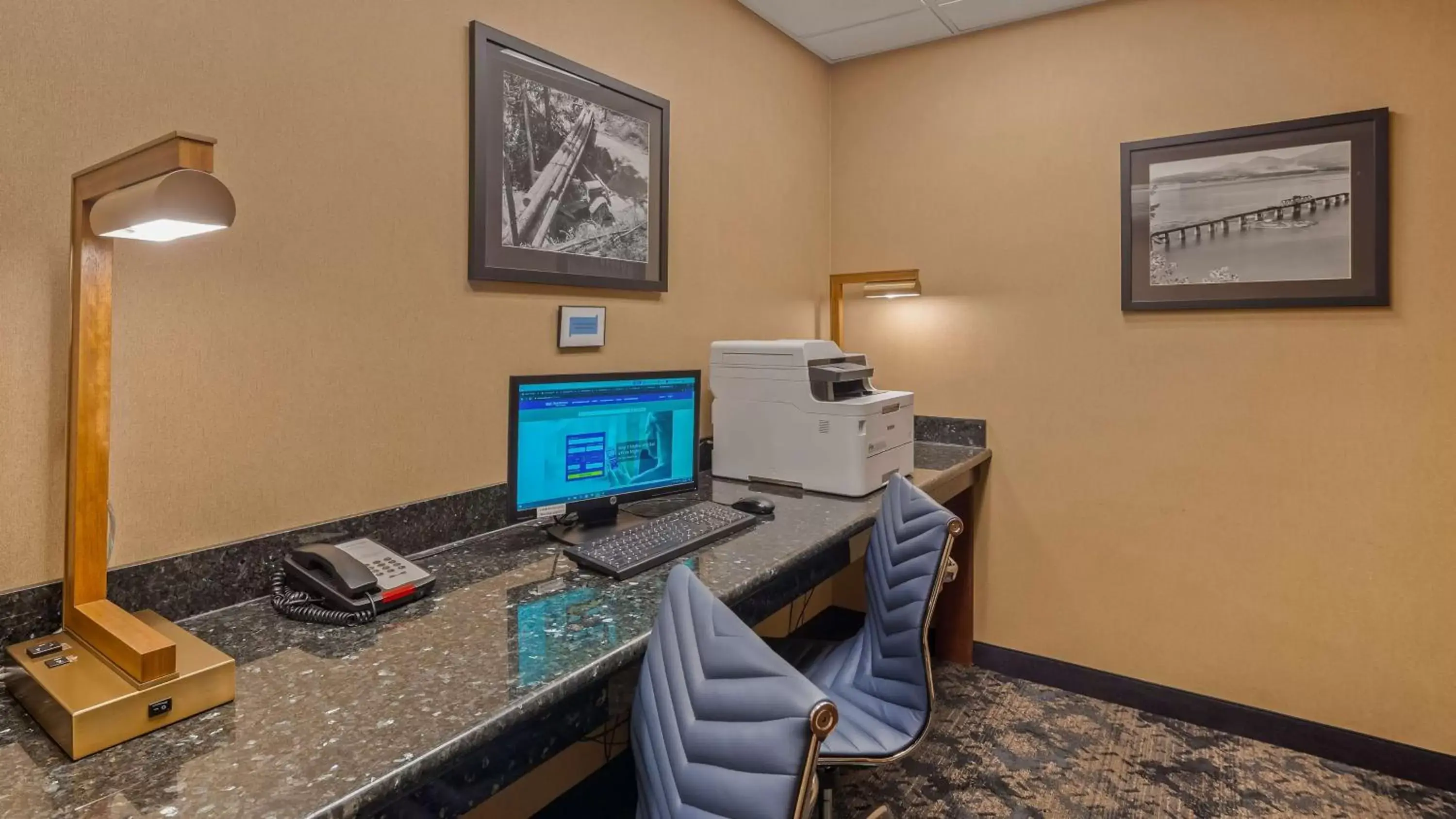 On site, Business Area/Conference Room in Best Western Plus Ponderay Mountain Lodge Sandpoint